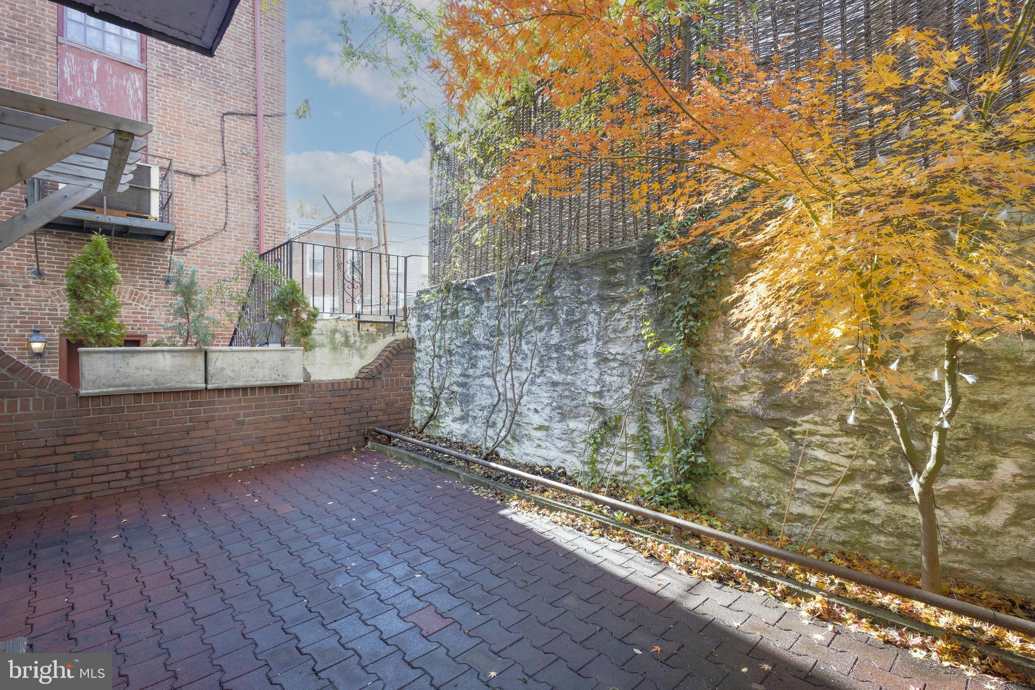 EAST FALLS - Residential