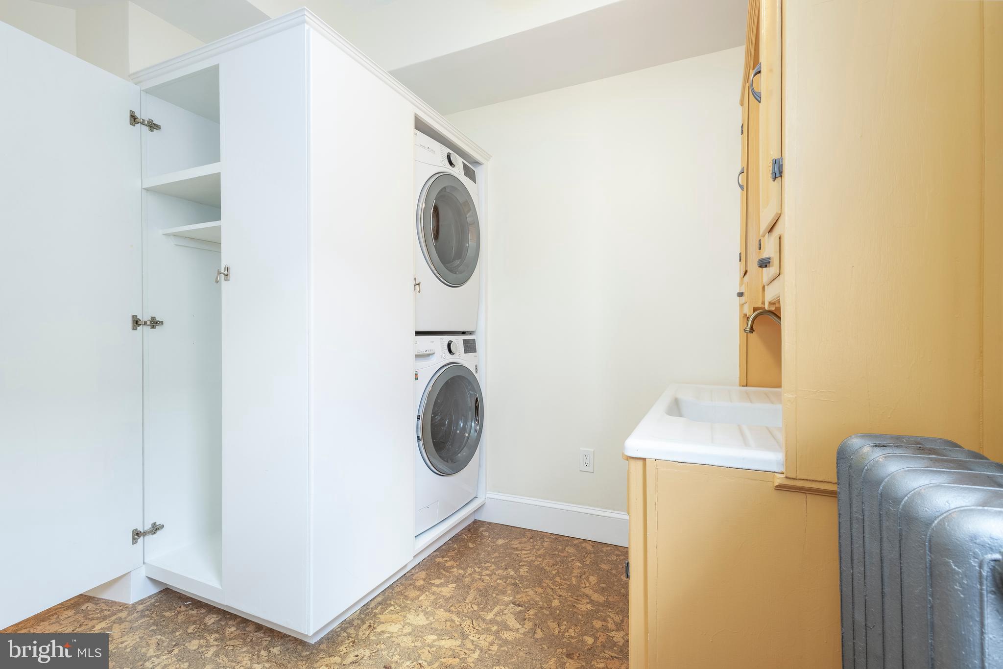 EAST FALLS - Residential