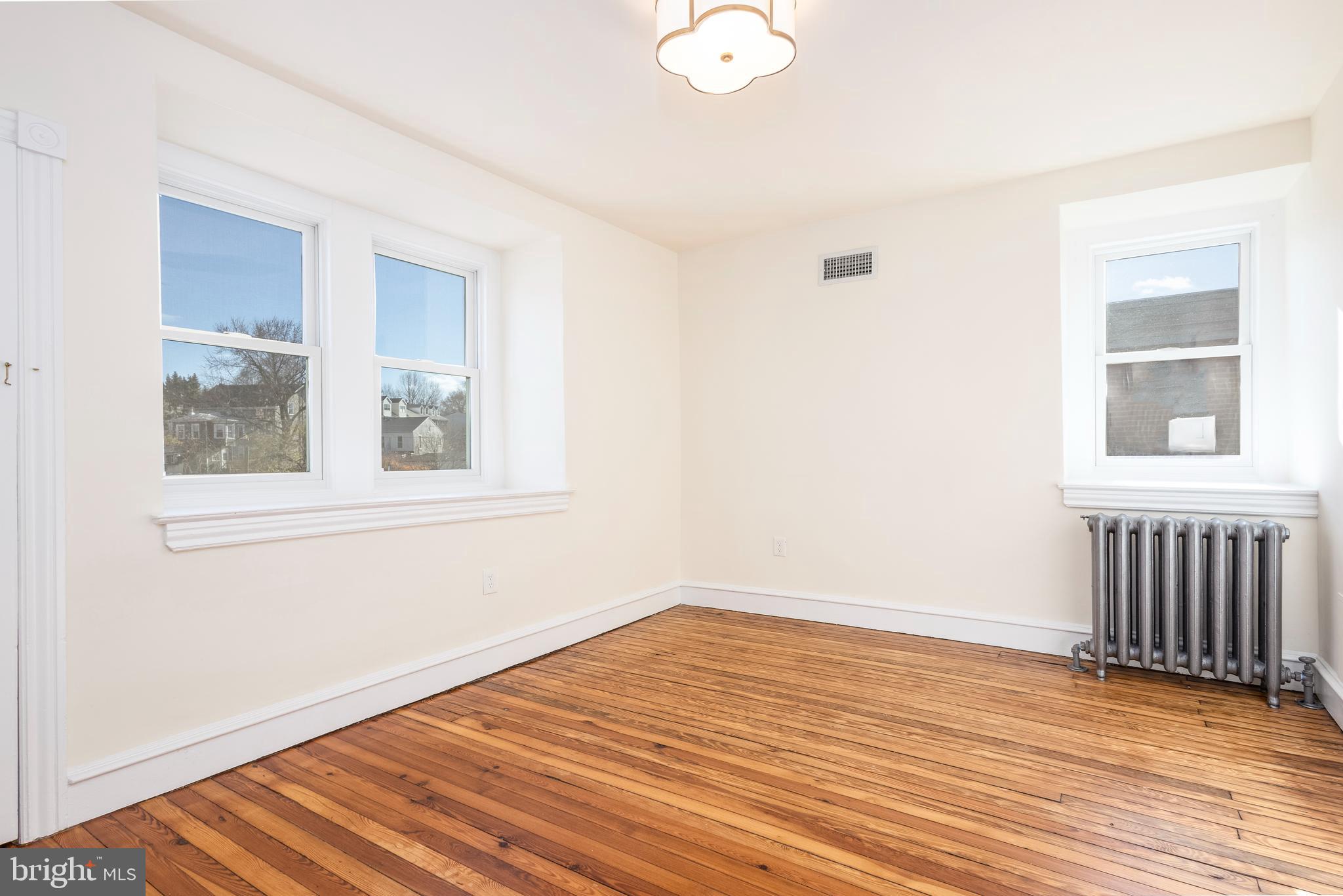 EAST FALLS - Residential