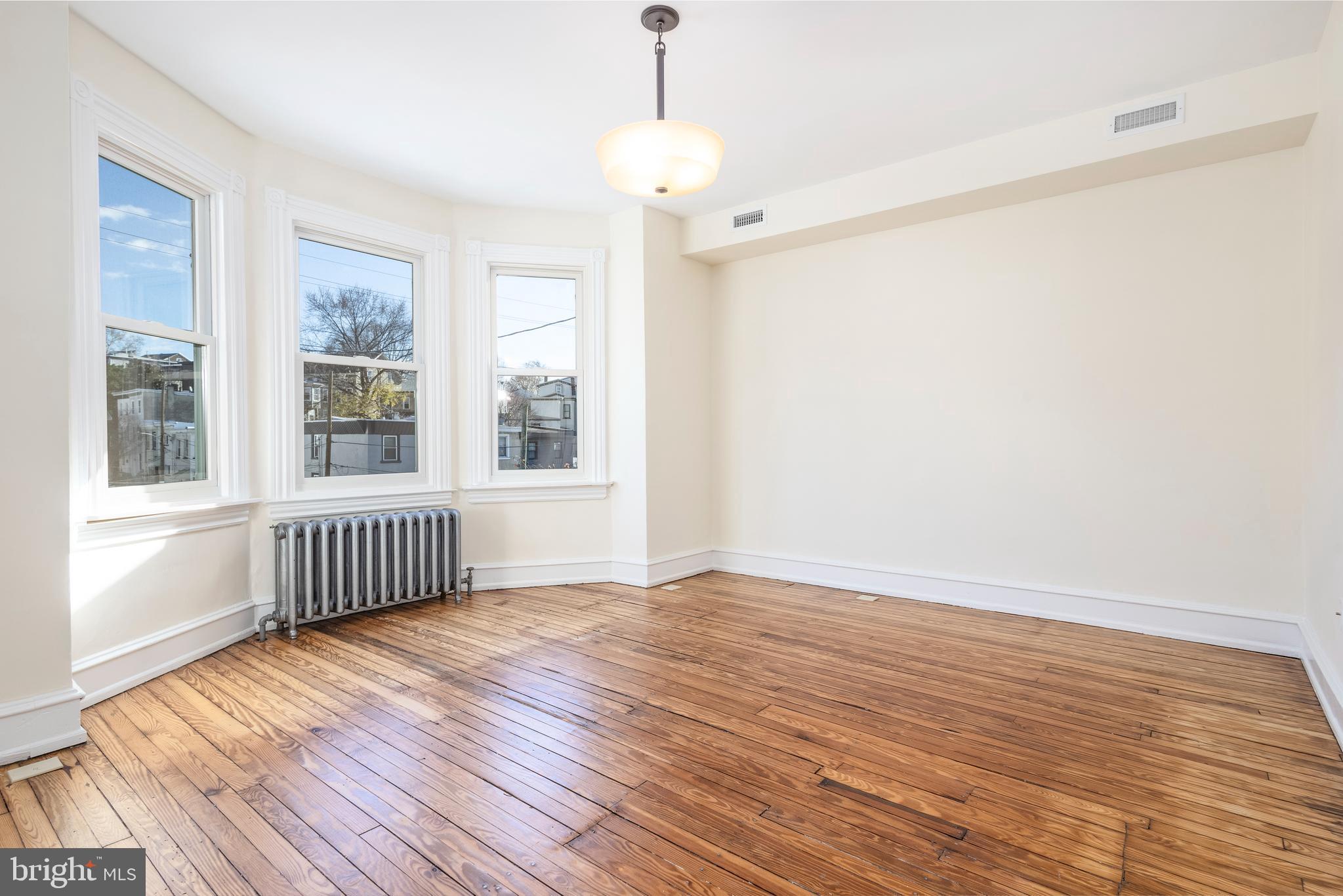 EAST FALLS - Residential