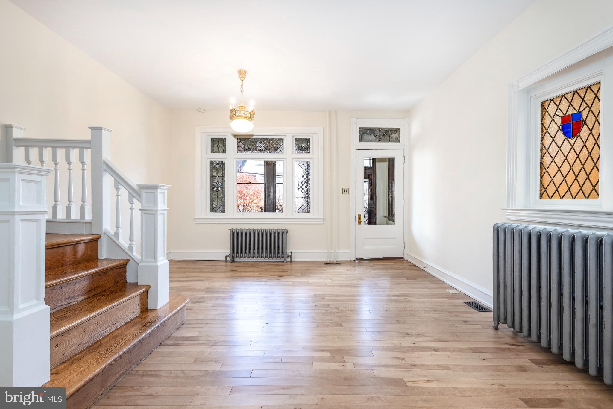 EAST FALLS - Residential