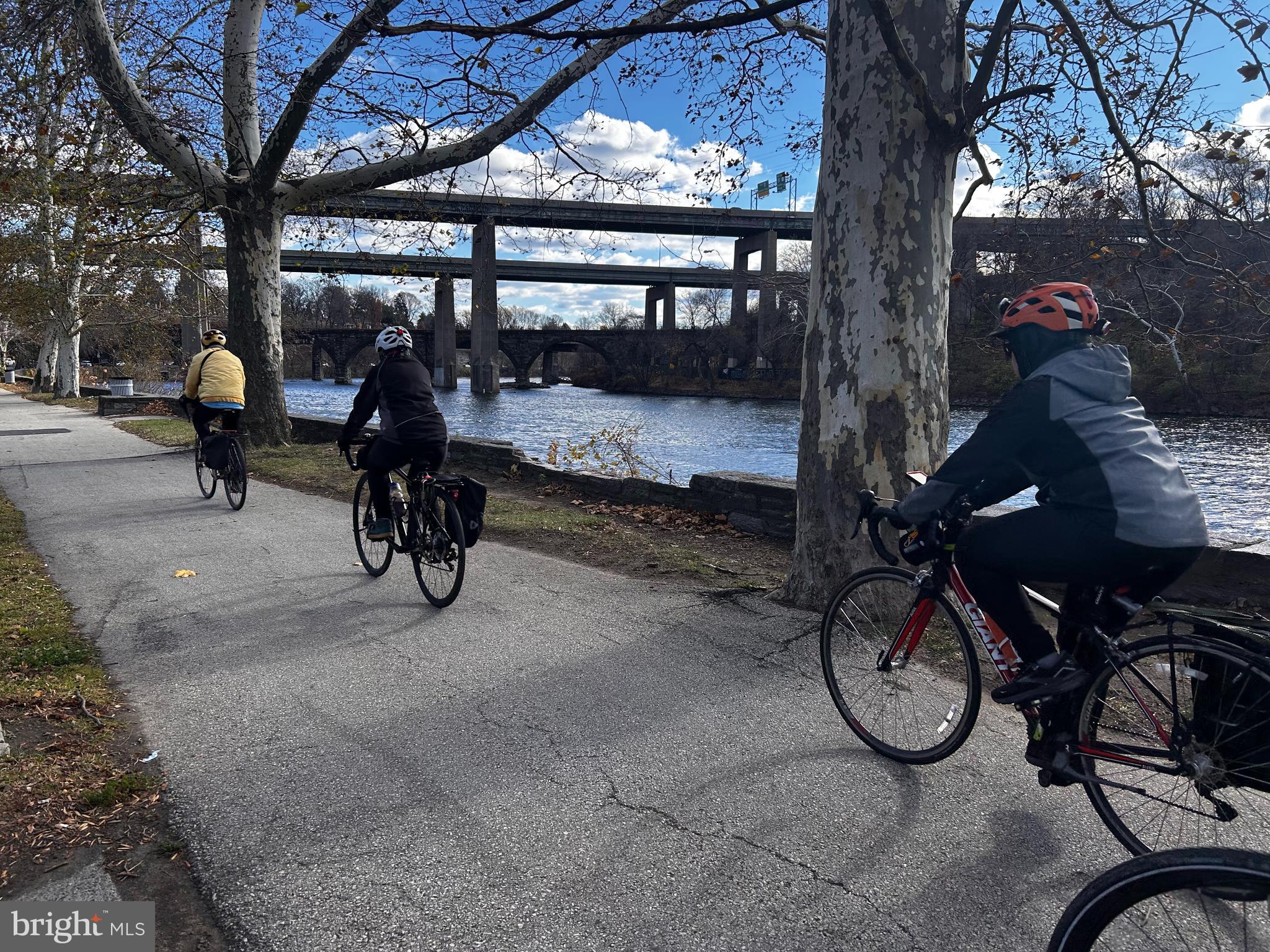 EAST FALLS - Residential