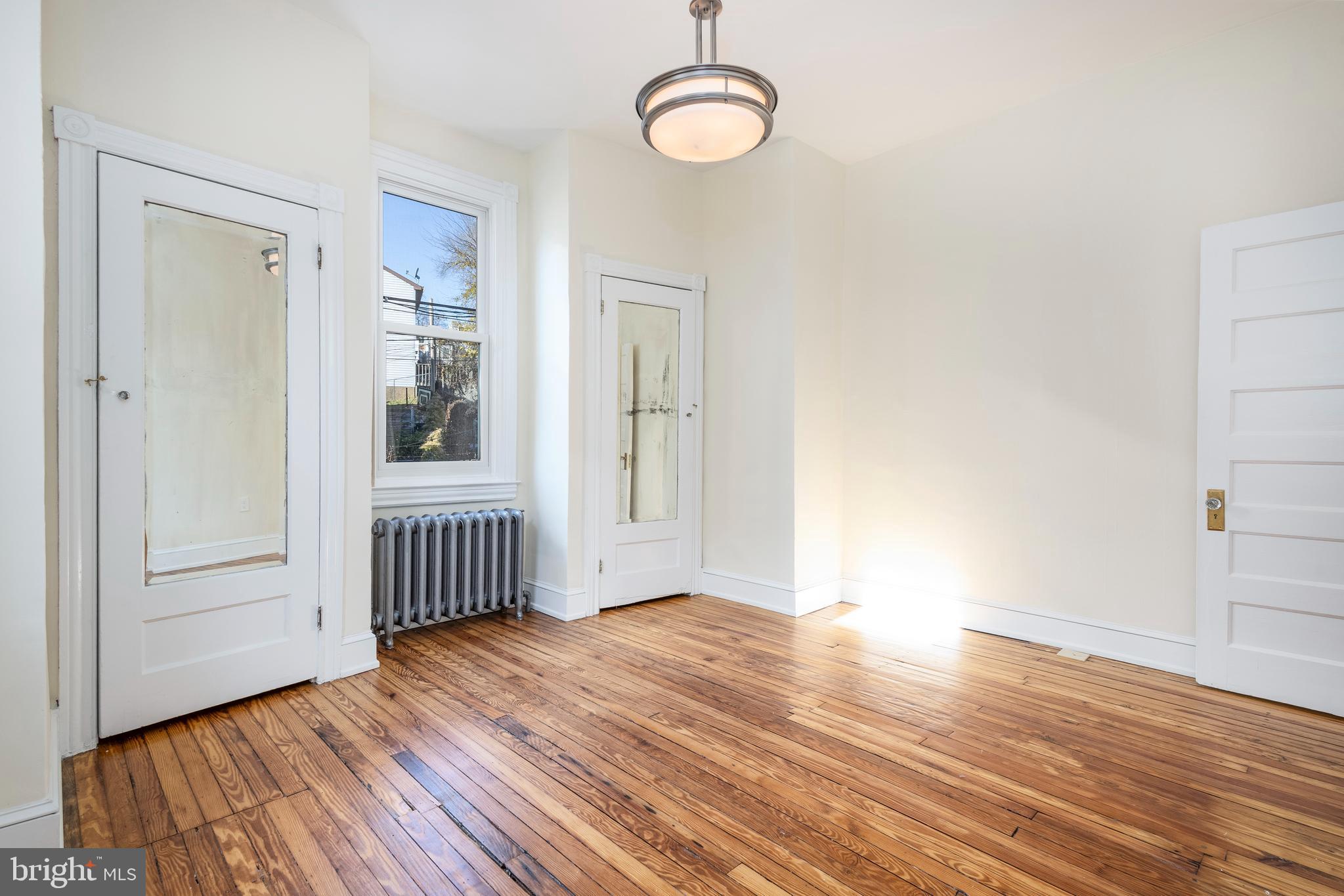 EAST FALLS - Residential