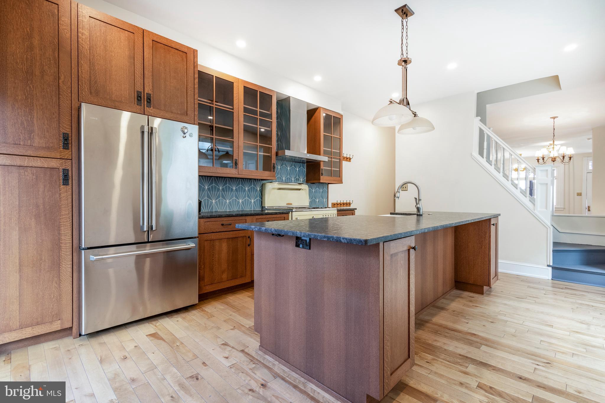 EAST FALLS - Residential