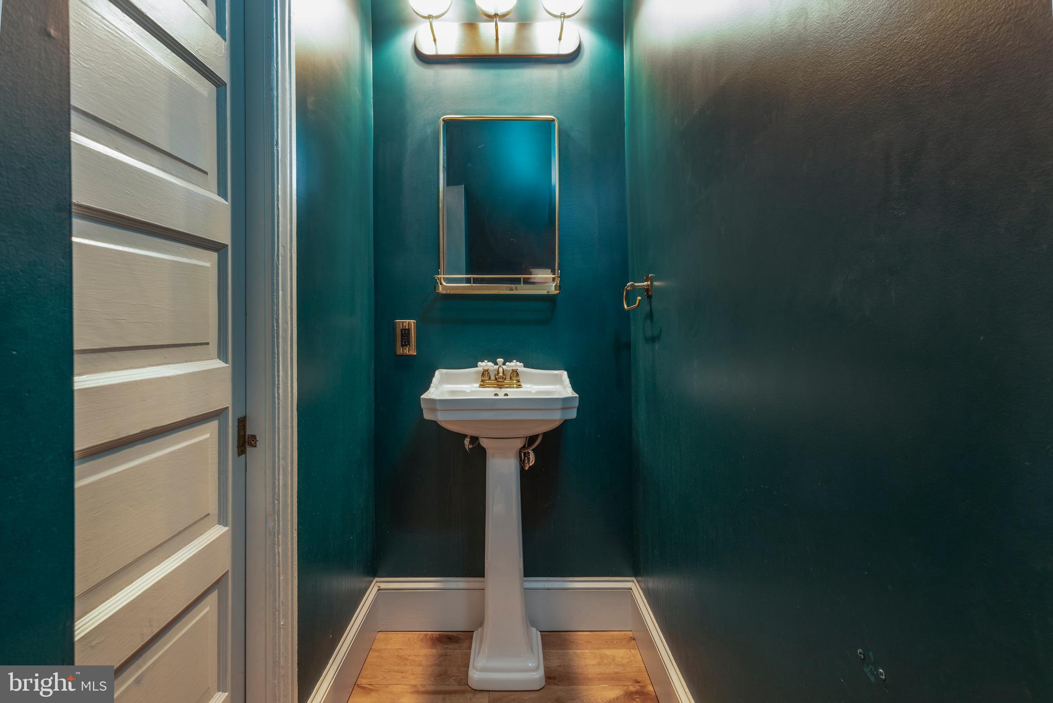 EAST FALLS - Residential