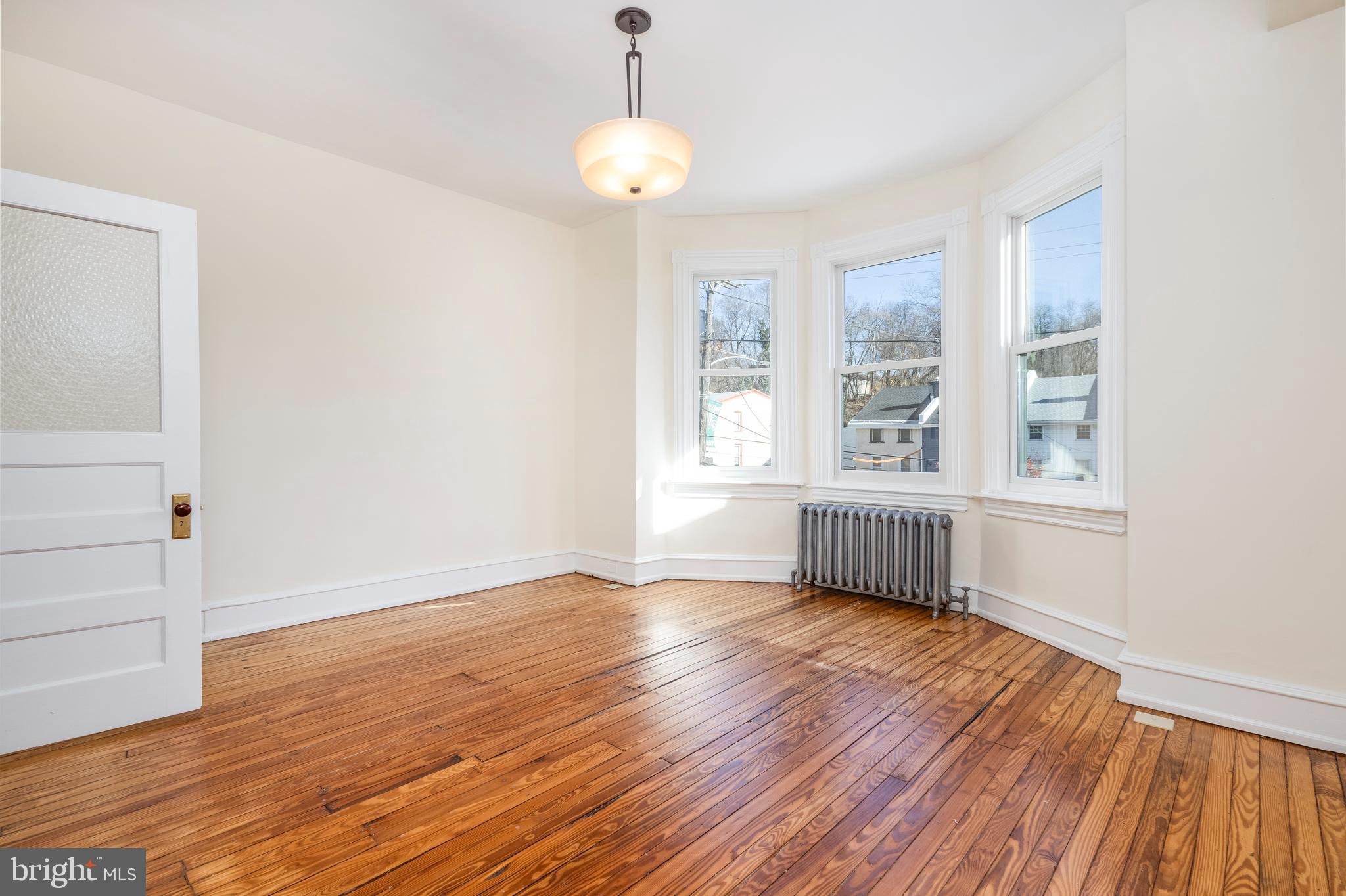 EAST FALLS - Residential