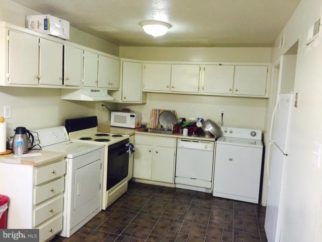 BRAGG HILL TOWNHOUSES - Residential Lease
