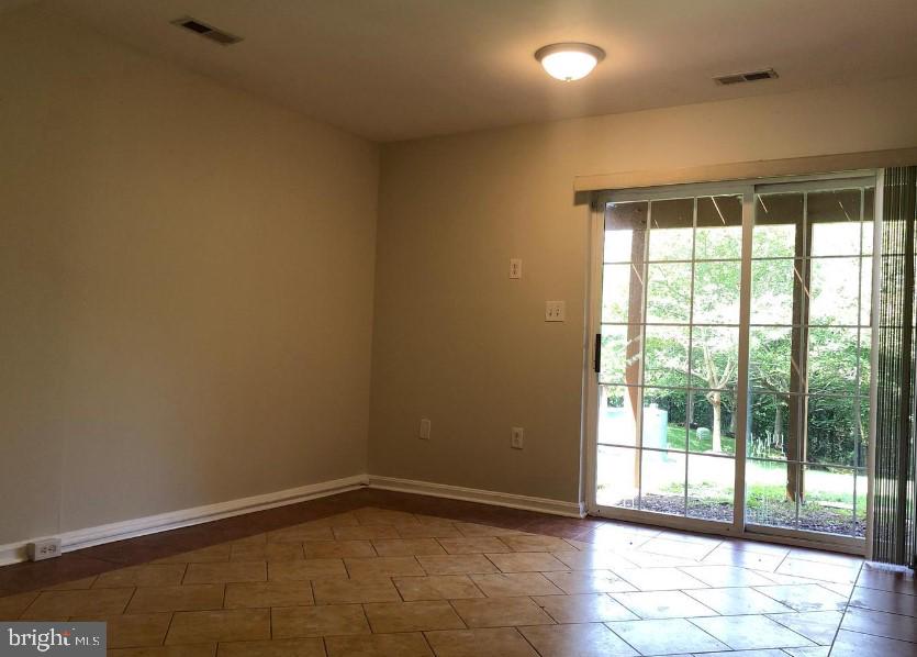 SHERBROOKE CONDO - Residential Lease