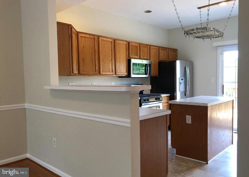 SHERBROOKE CONDO - Residential Lease