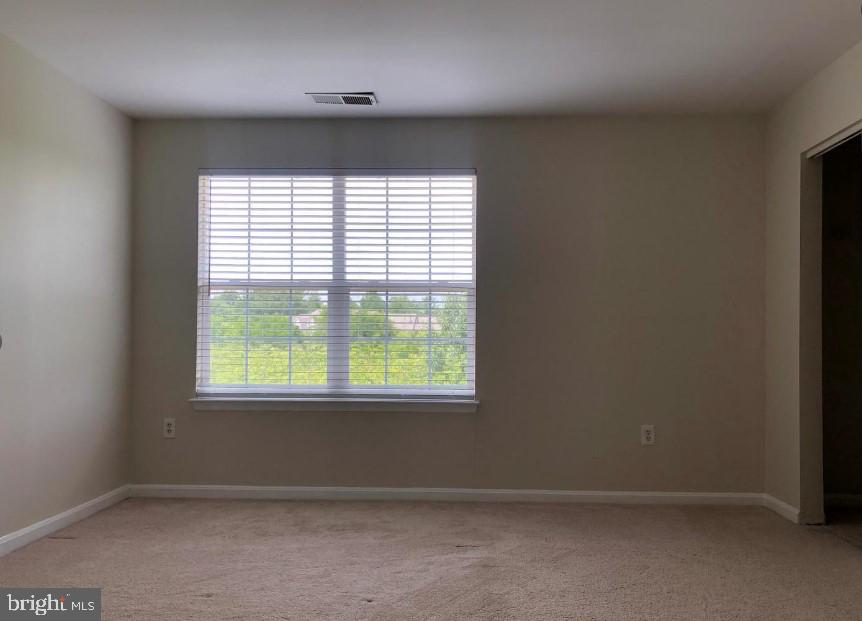 SHERBROOKE CONDO - Residential Lease