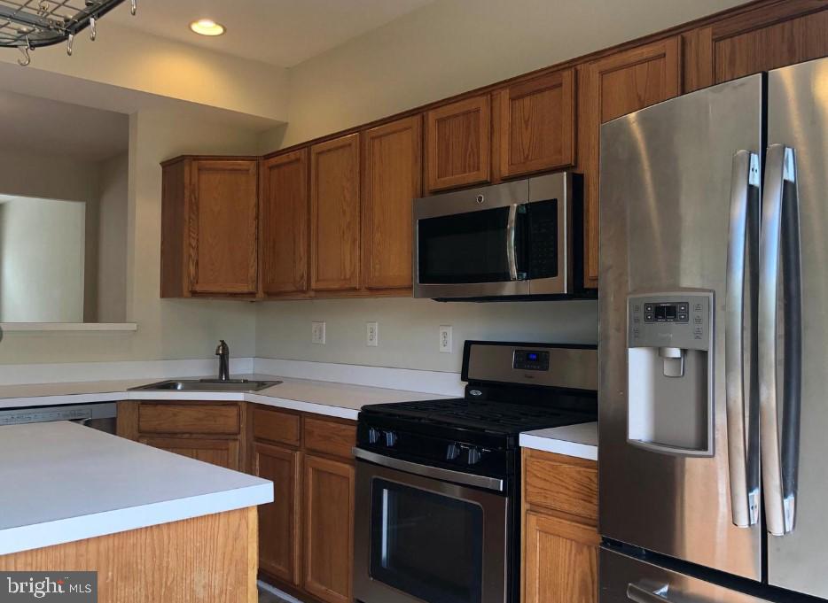 SHERBROOKE CONDO - Residential Lease