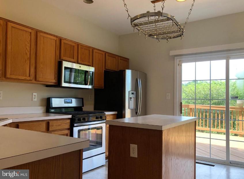 SHERBROOKE CONDO - Residential Lease