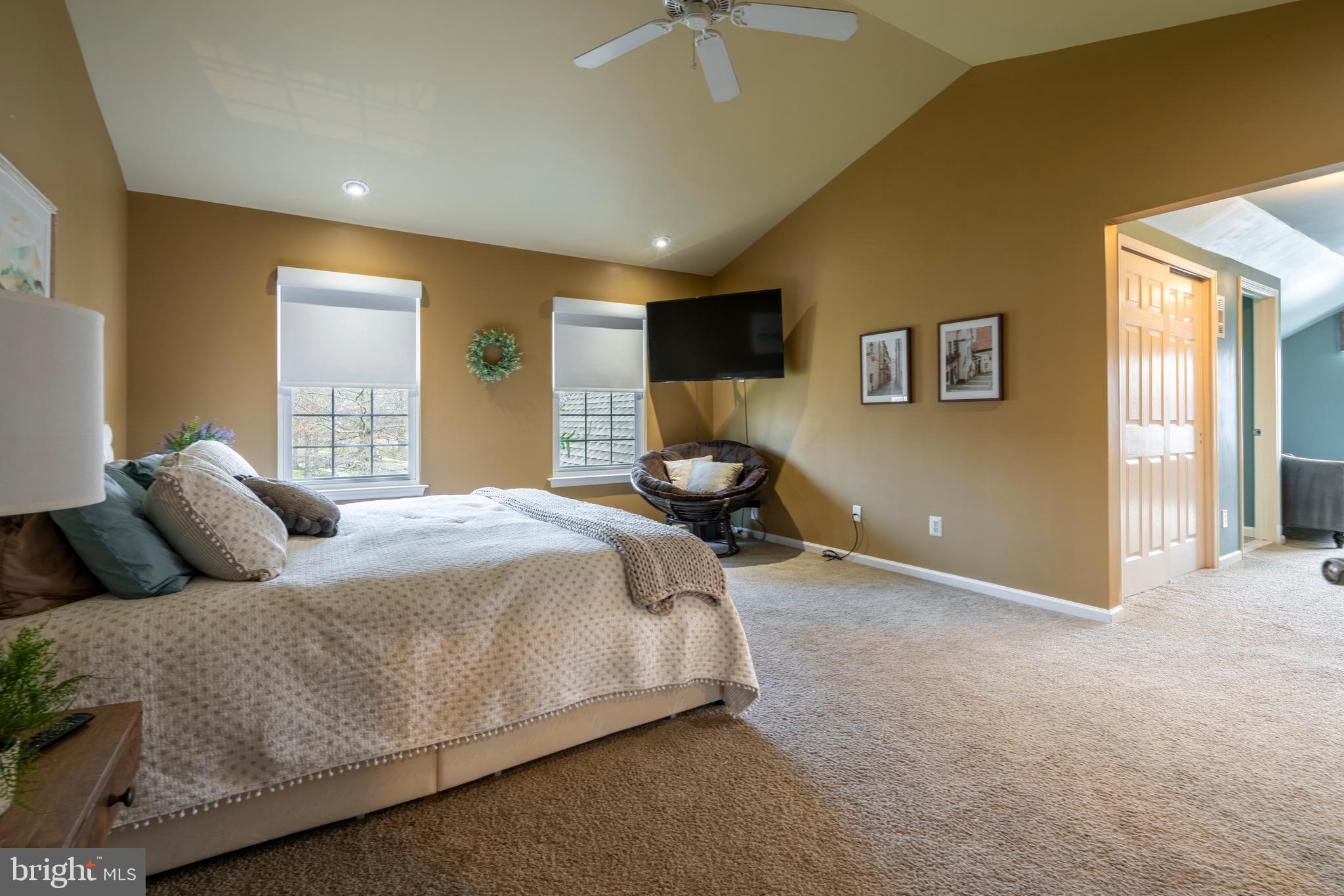 MONTGOMERY HOLLOW - Residential