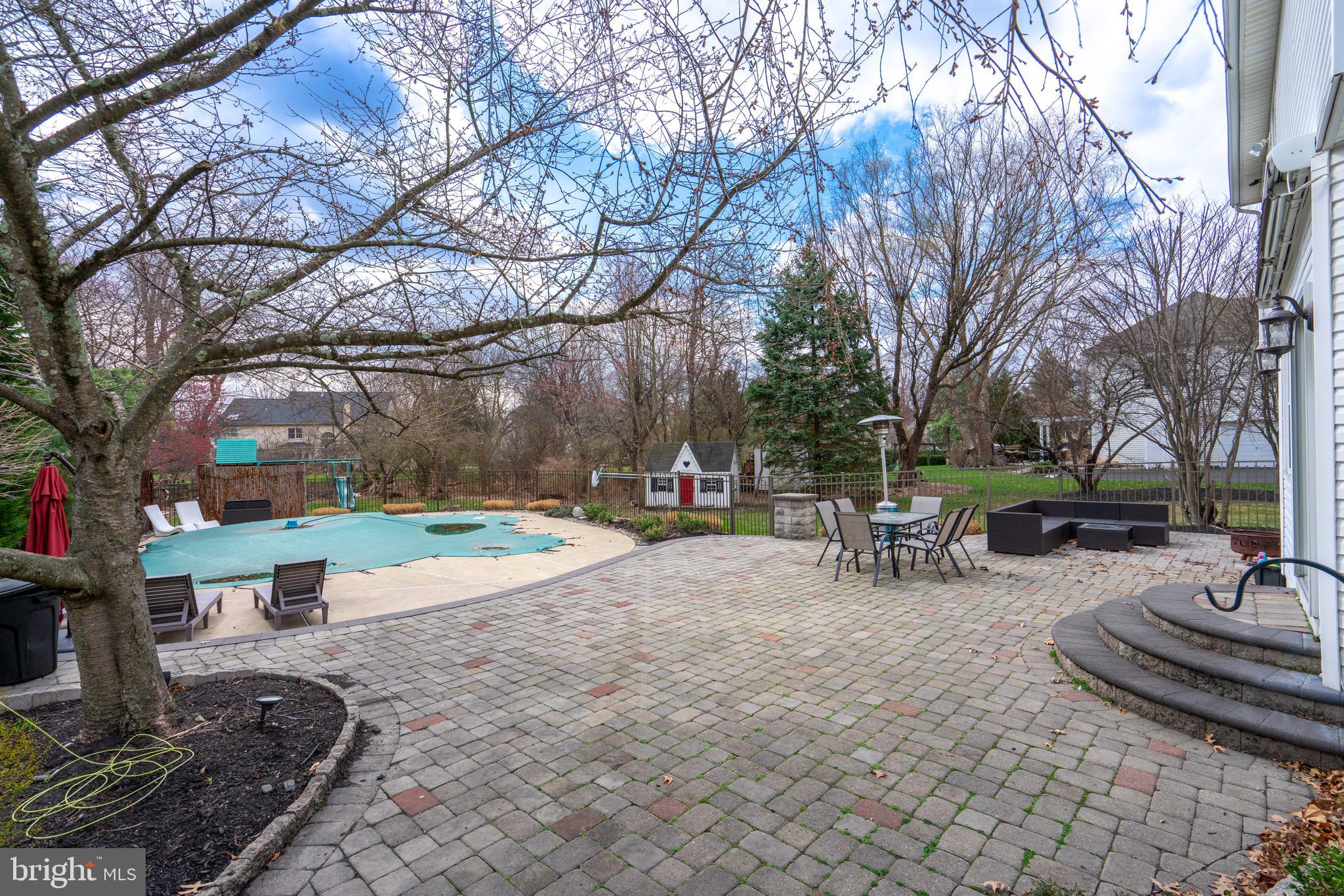 MONTGOMERY HOLLOW - Residential