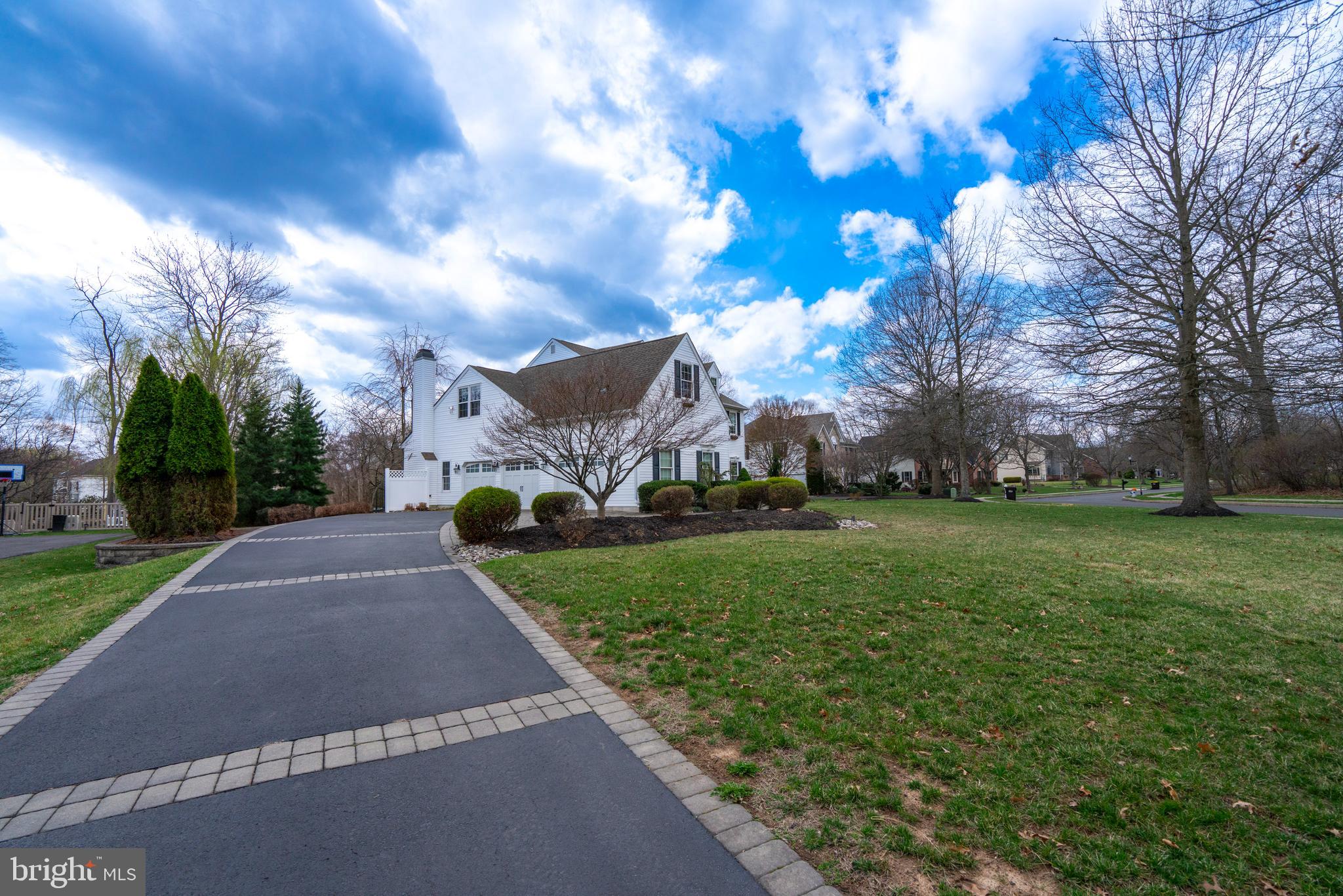 MONTGOMERY HOLLOW - Residential