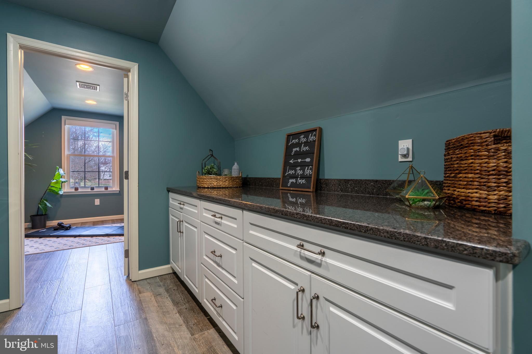 MONTGOMERY HOLLOW - Residential