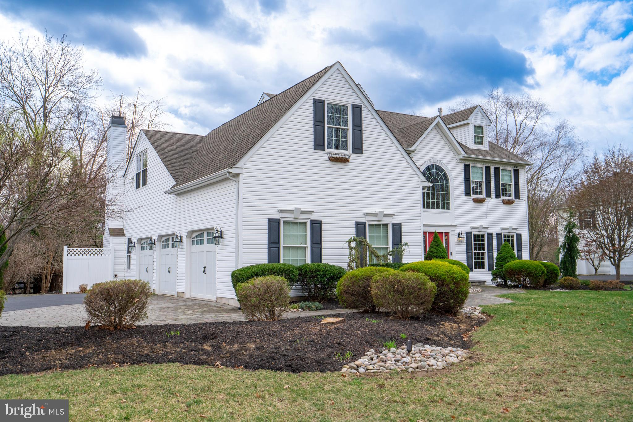 MONTGOMERY HOLLOW - Residential