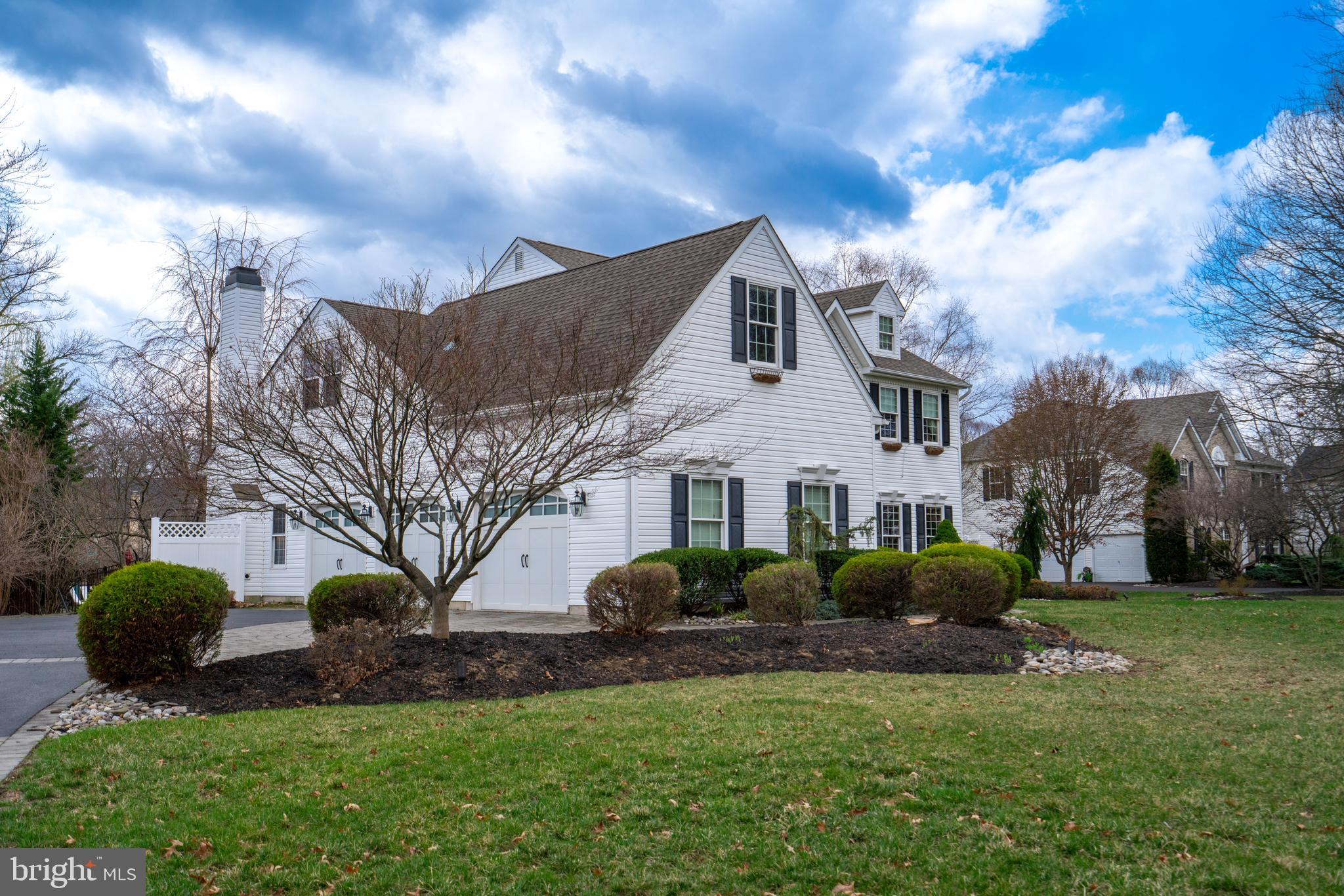 MONTGOMERY HOLLOW - Residential