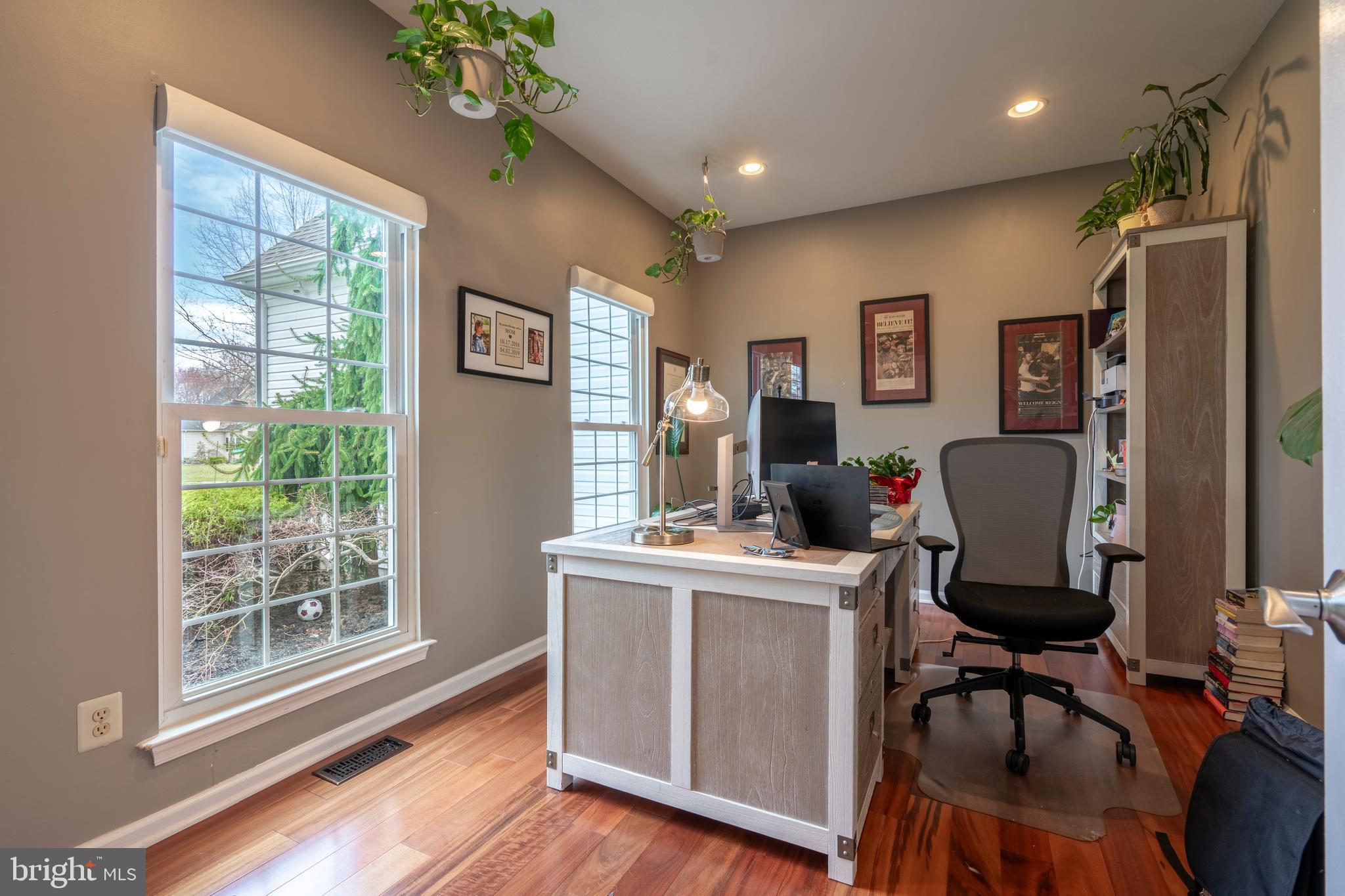 MONTGOMERY HOLLOW - Residential