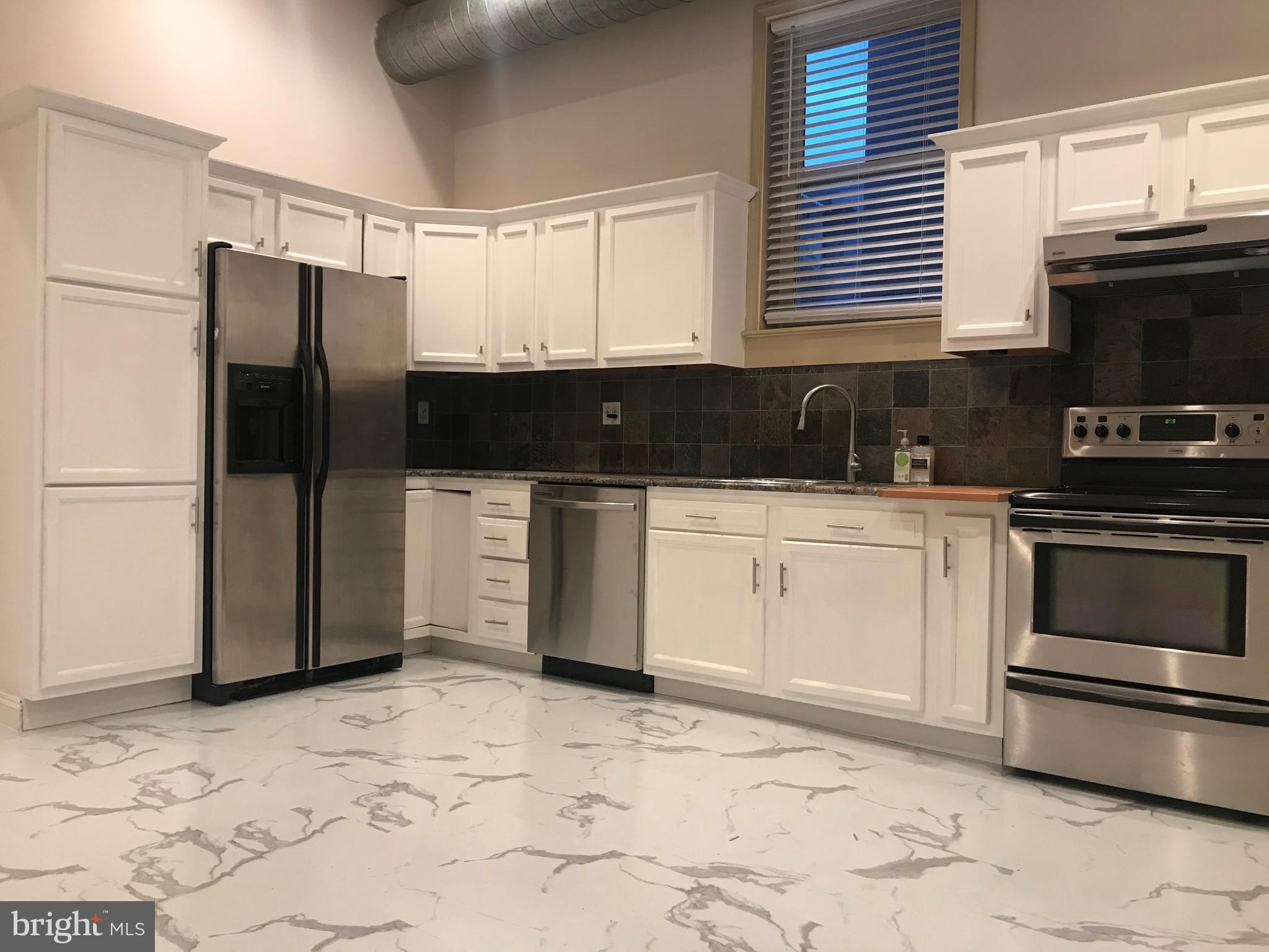 NORTHERN LIBERTIES - Commercial Sale