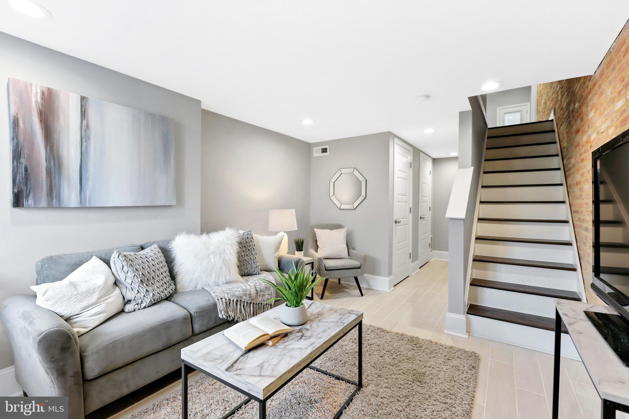 HIGHLANDTOWN - Residential