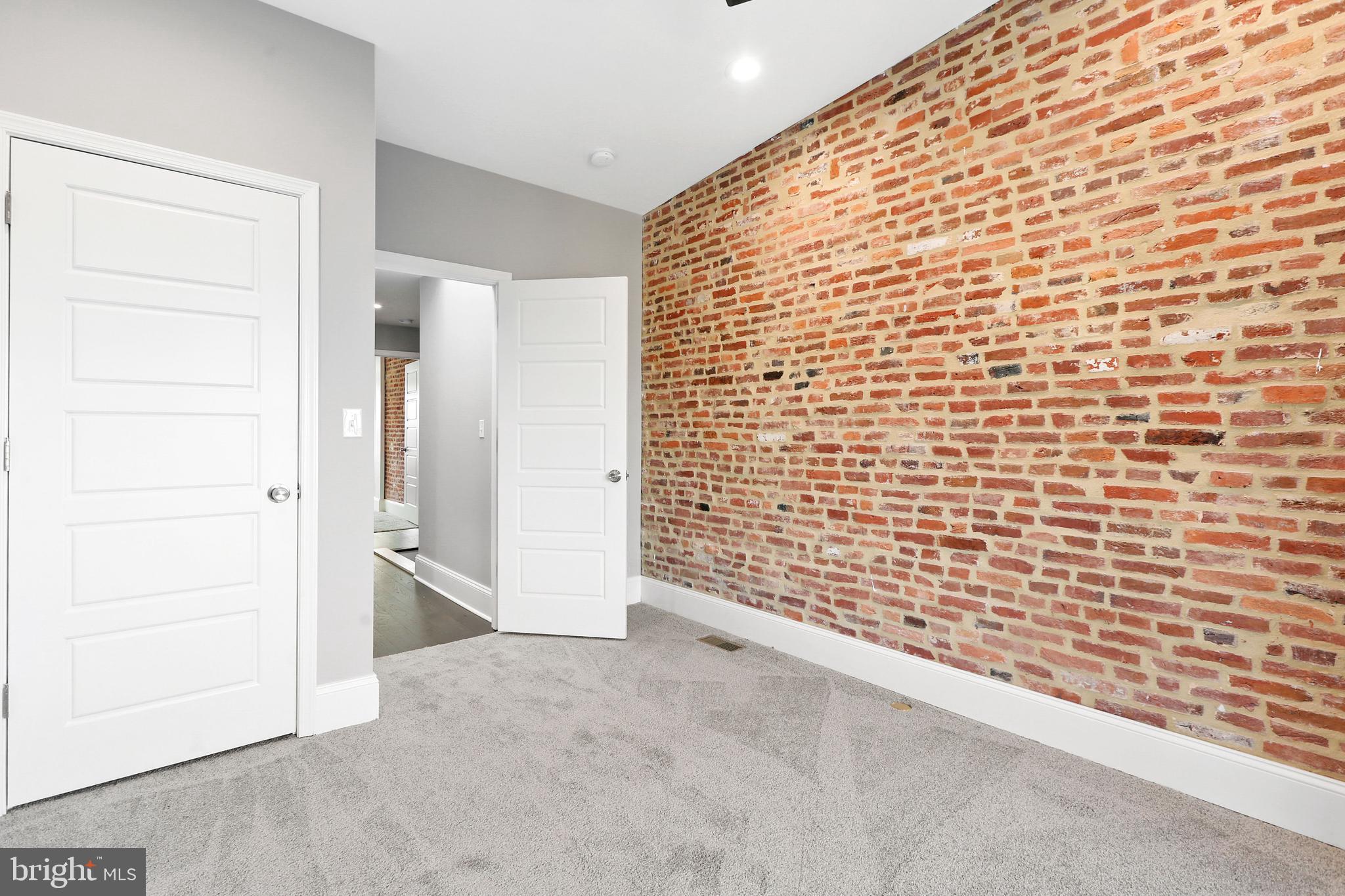 HIGHLANDTOWN - Residential