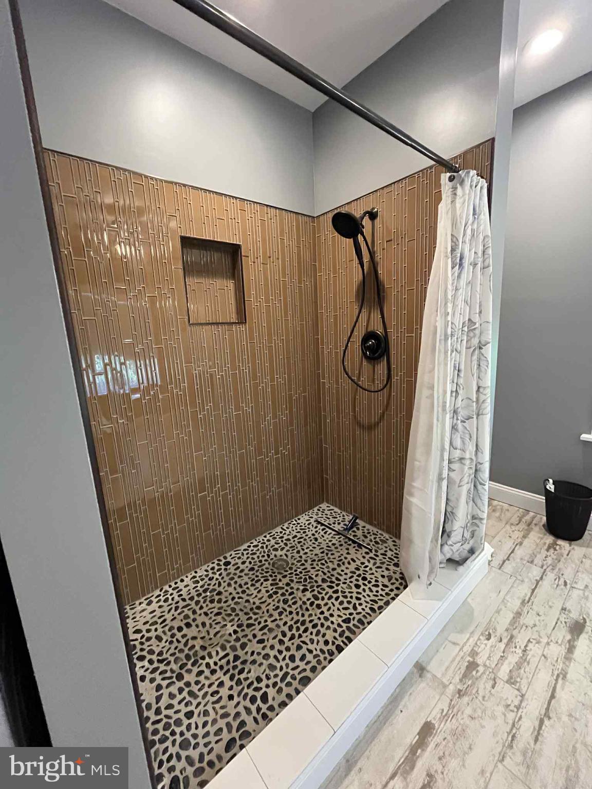 SHORT MOUNTAIN ESTATES - Residential