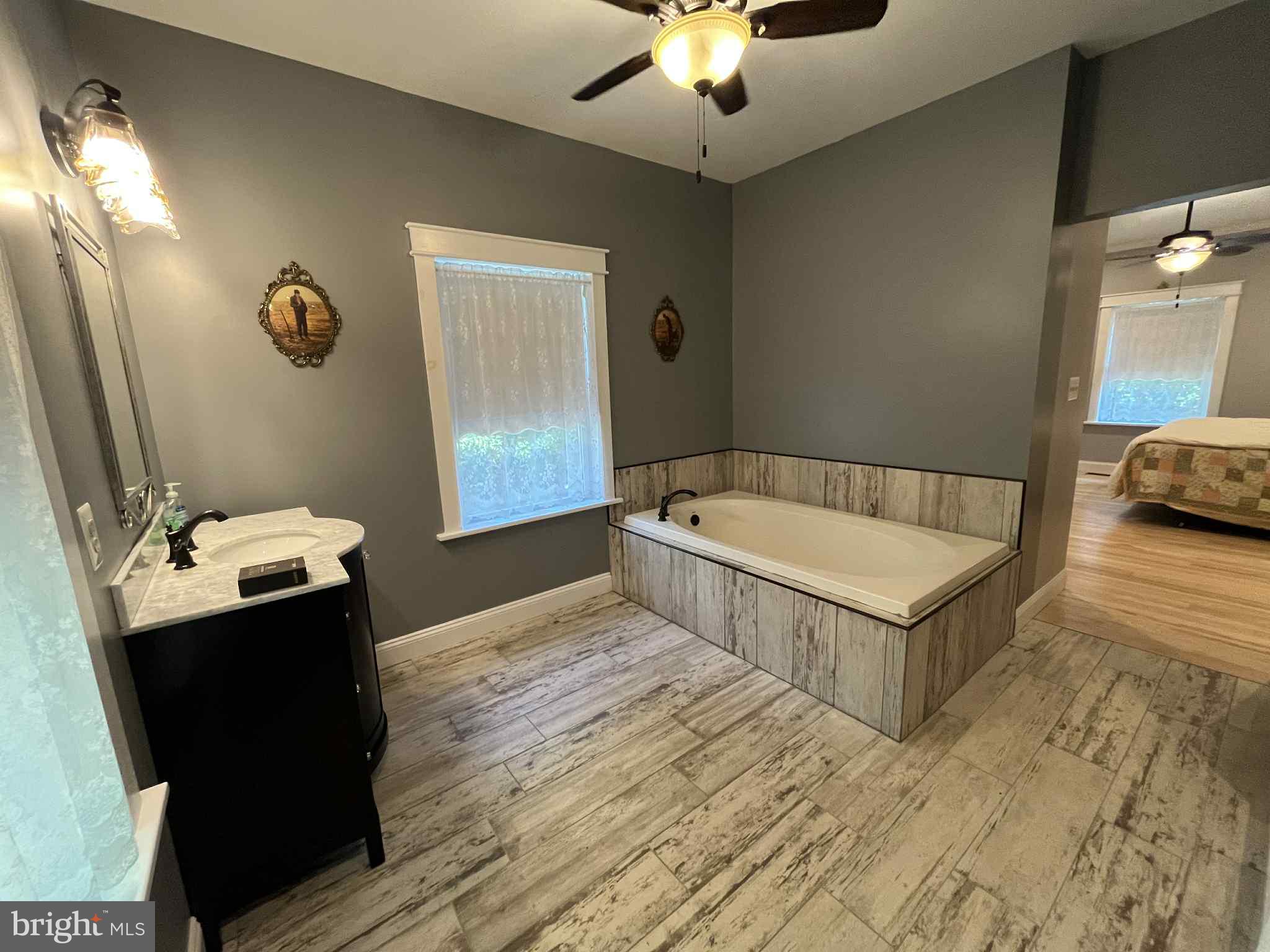 SHORT MOUNTAIN ESTATES - Residential