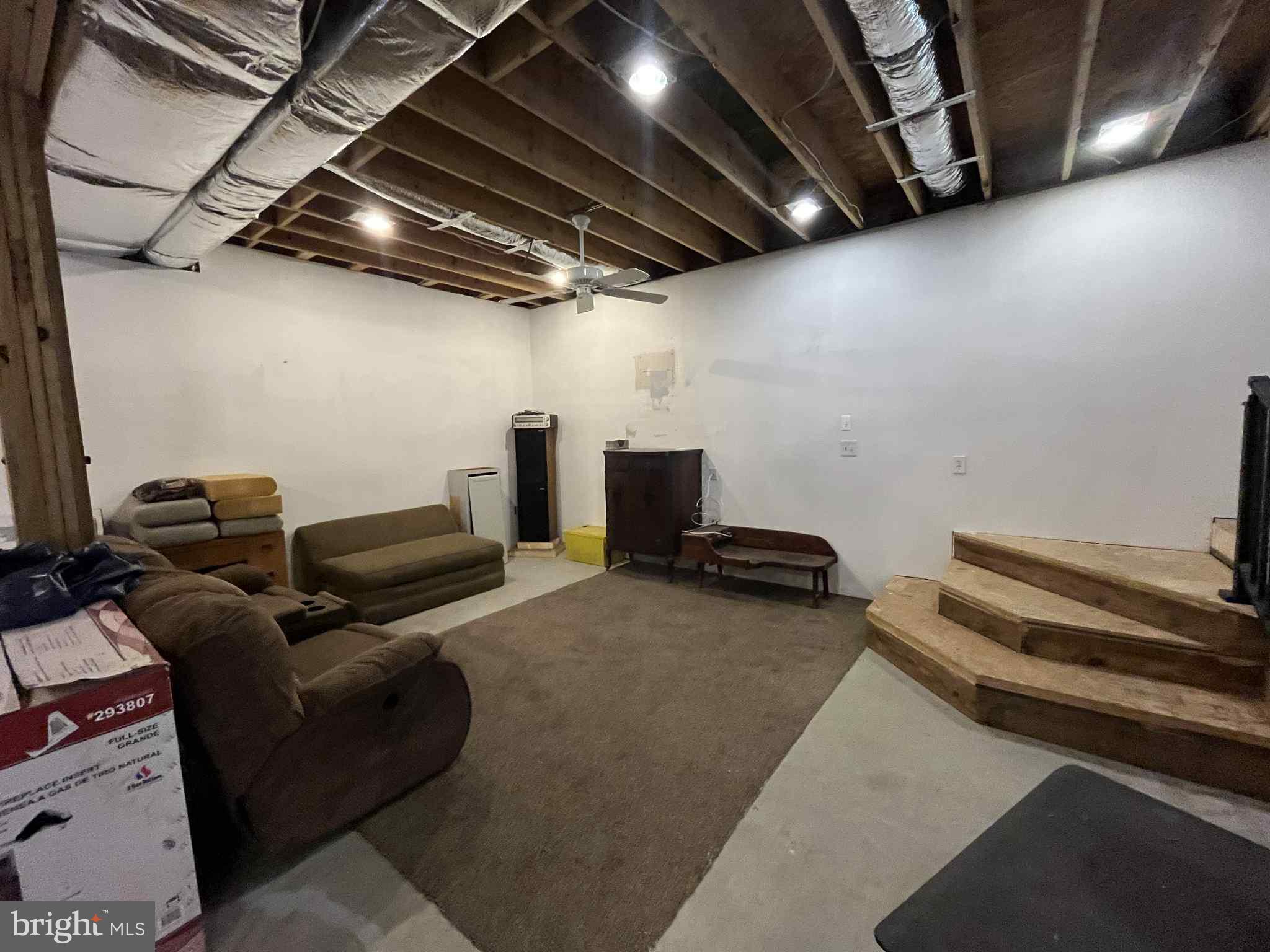 SHORT MOUNTAIN ESTATES - Residential