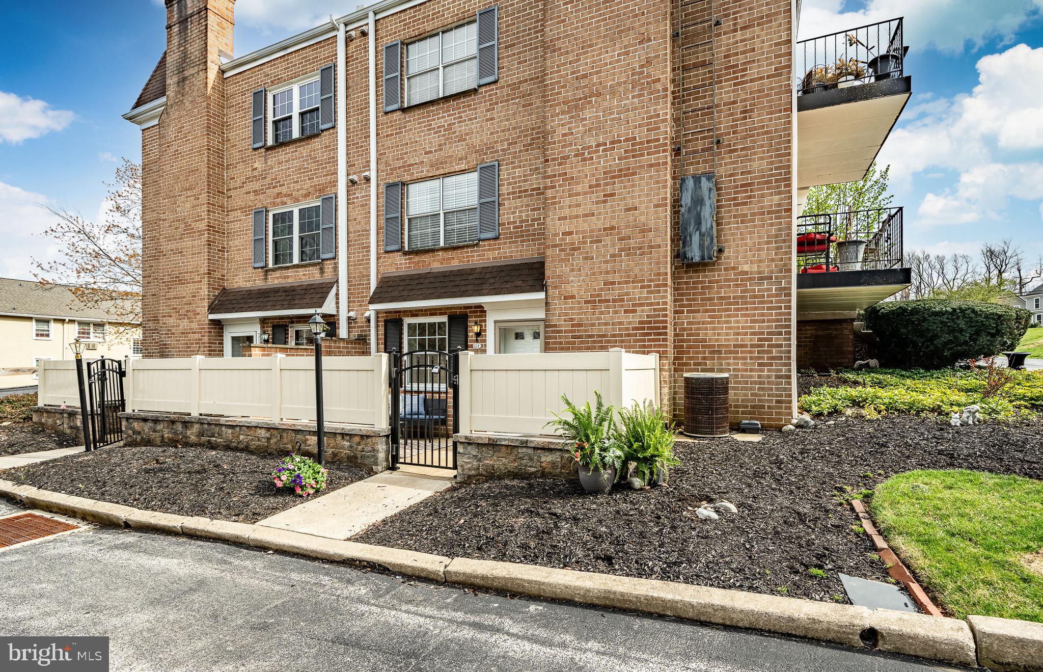 VILLAGE KNOLL - Residential