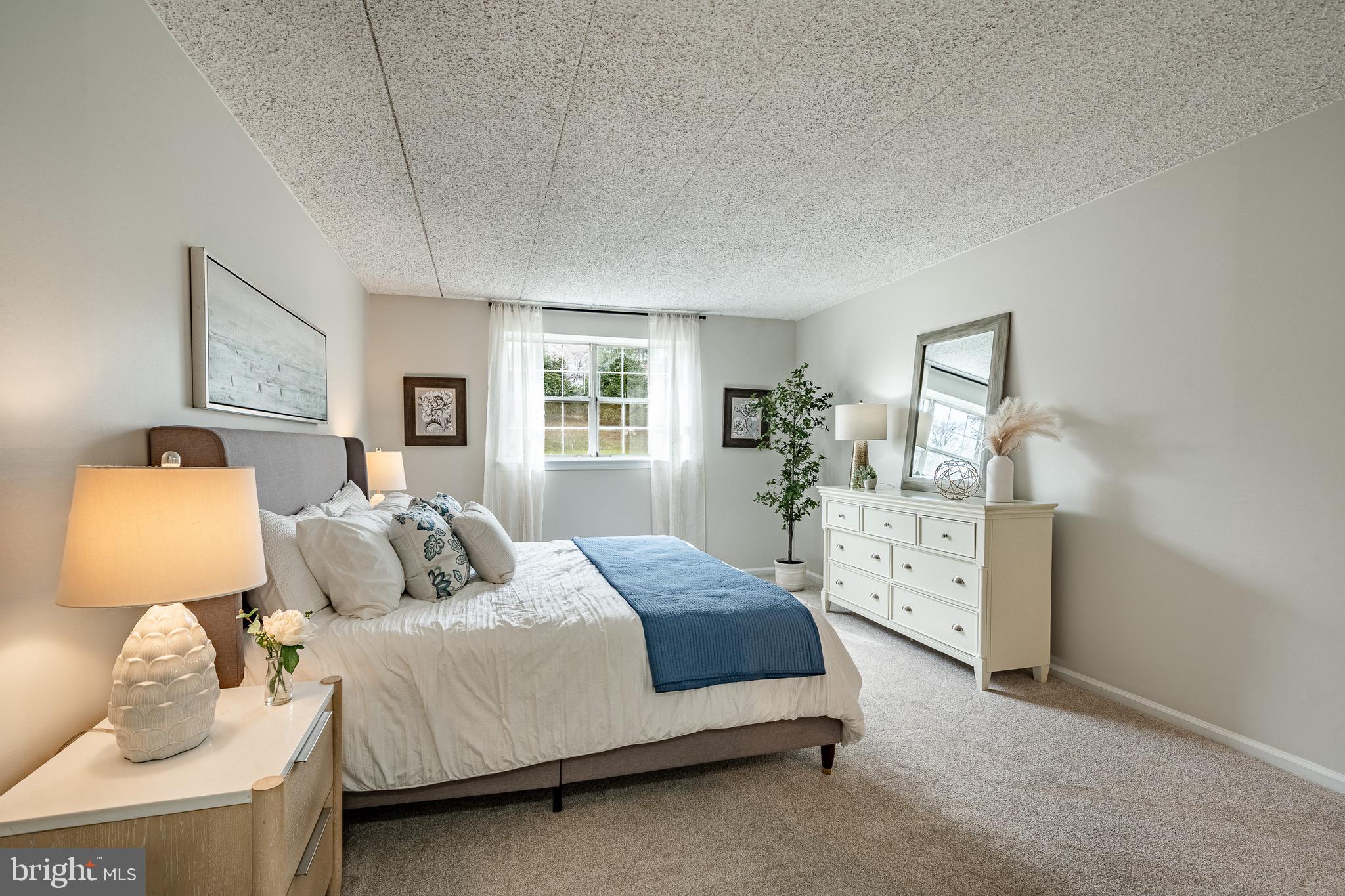 VILLAGE KNOLL - Residential