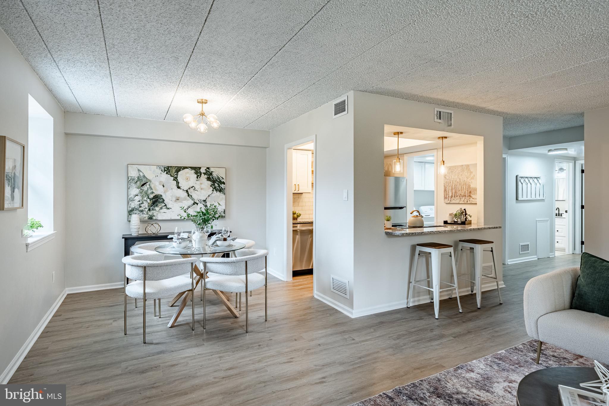 VILLAGE KNOLL - Residential