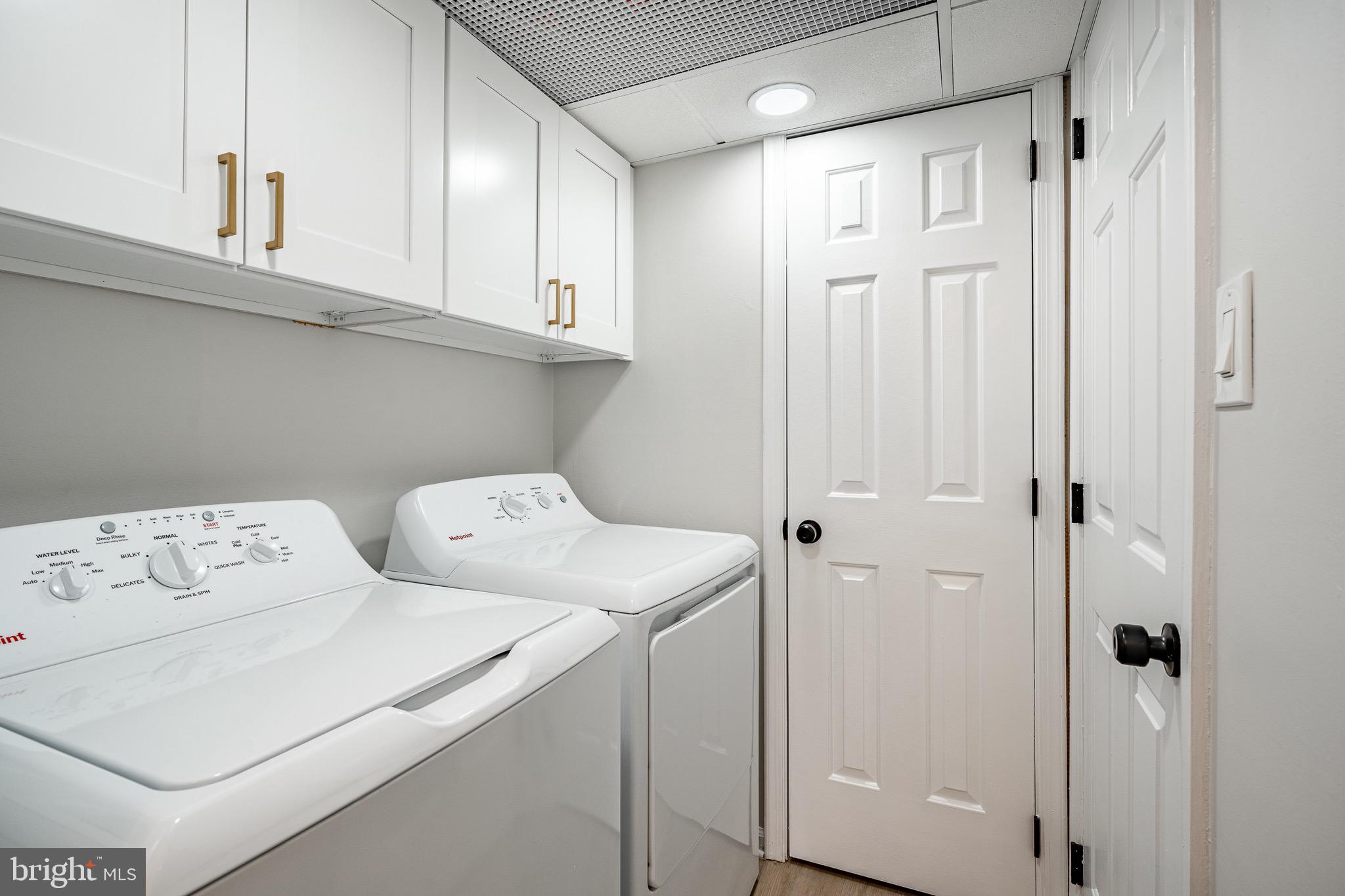 VILLAGE KNOLL - Residential