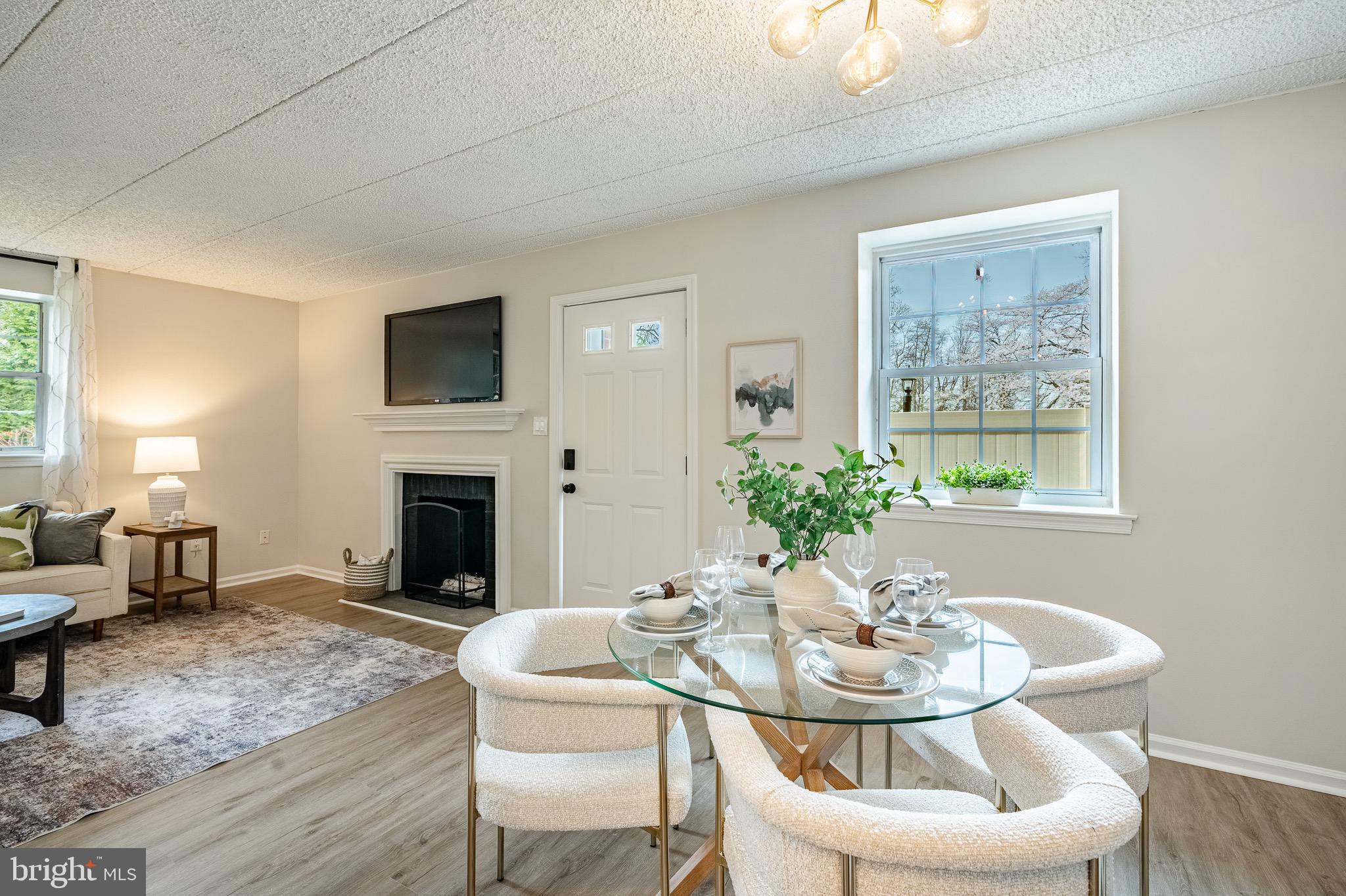 VILLAGE KNOLL - Residential