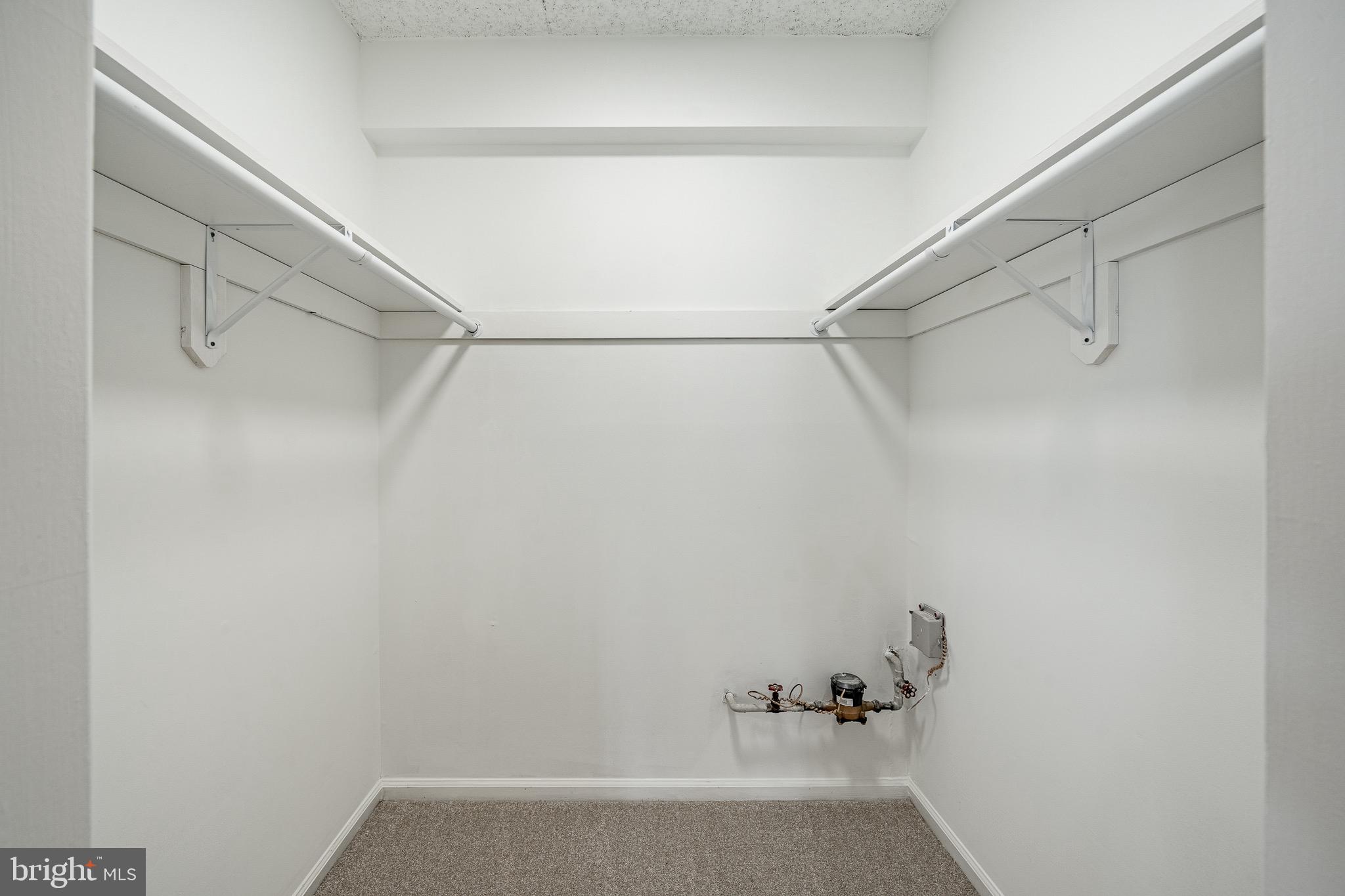 VILLAGE KNOLL - Residential