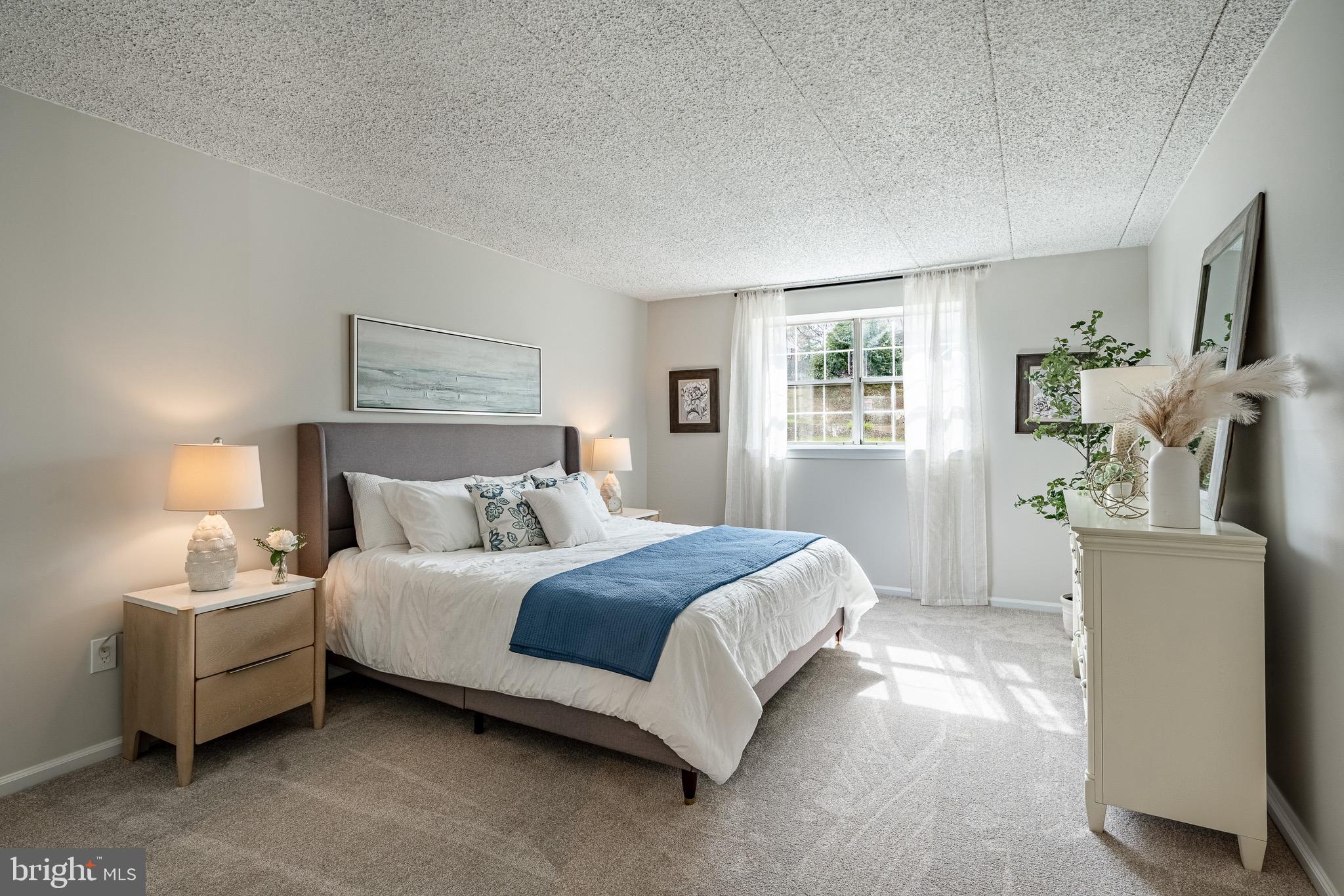 VILLAGE KNOLL - Residential