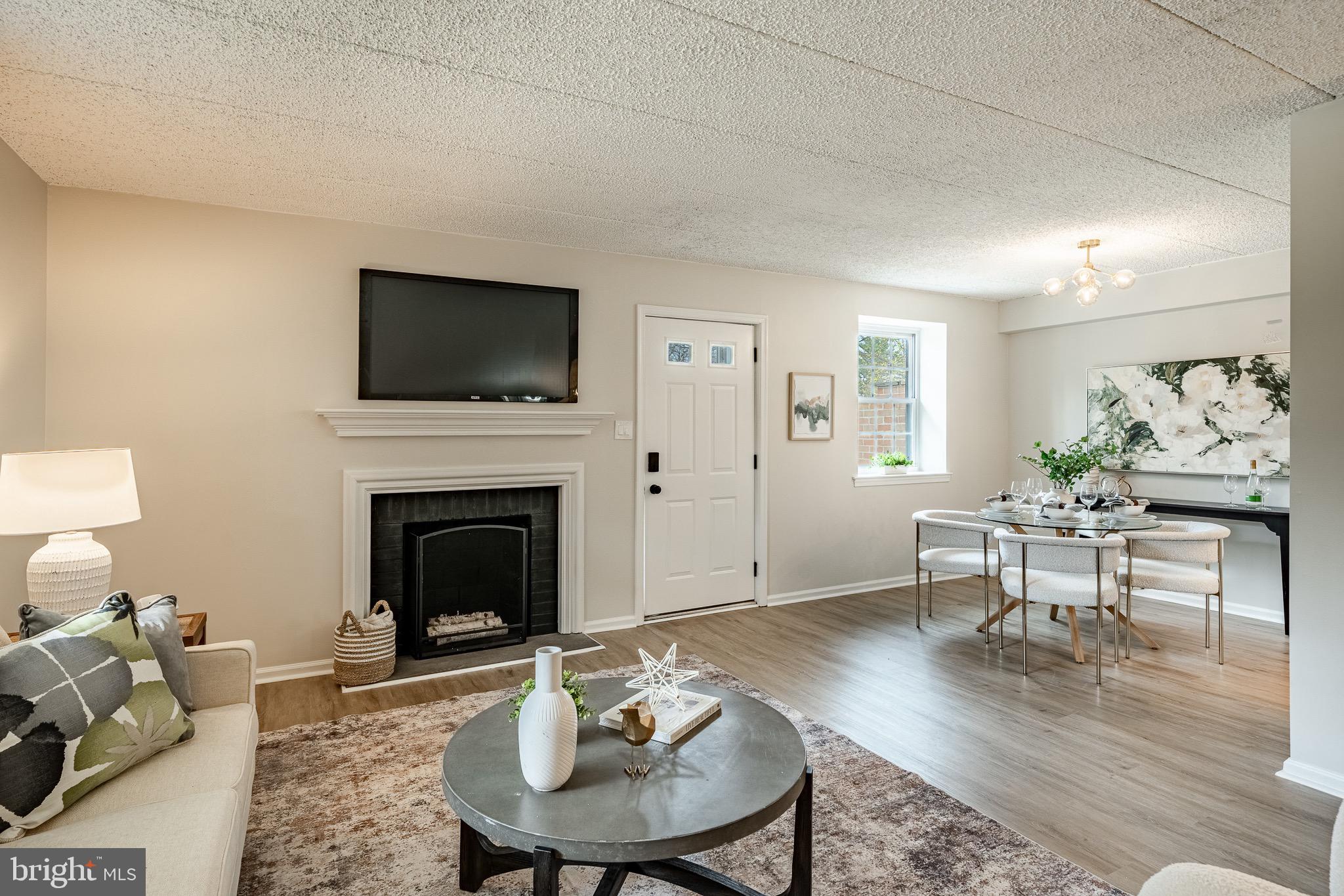 VILLAGE KNOLL - Residential