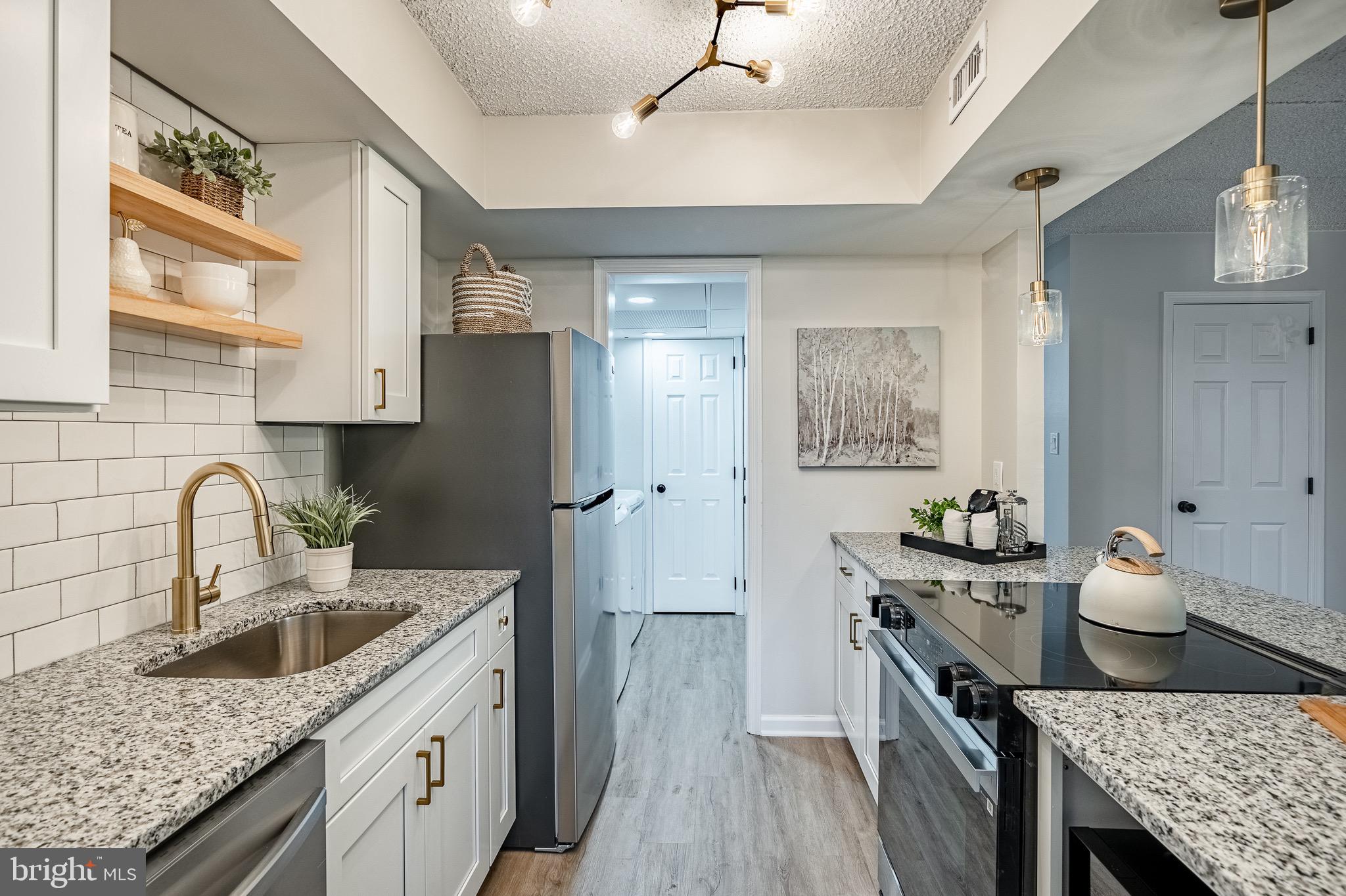 VILLAGE KNOLL - Residential