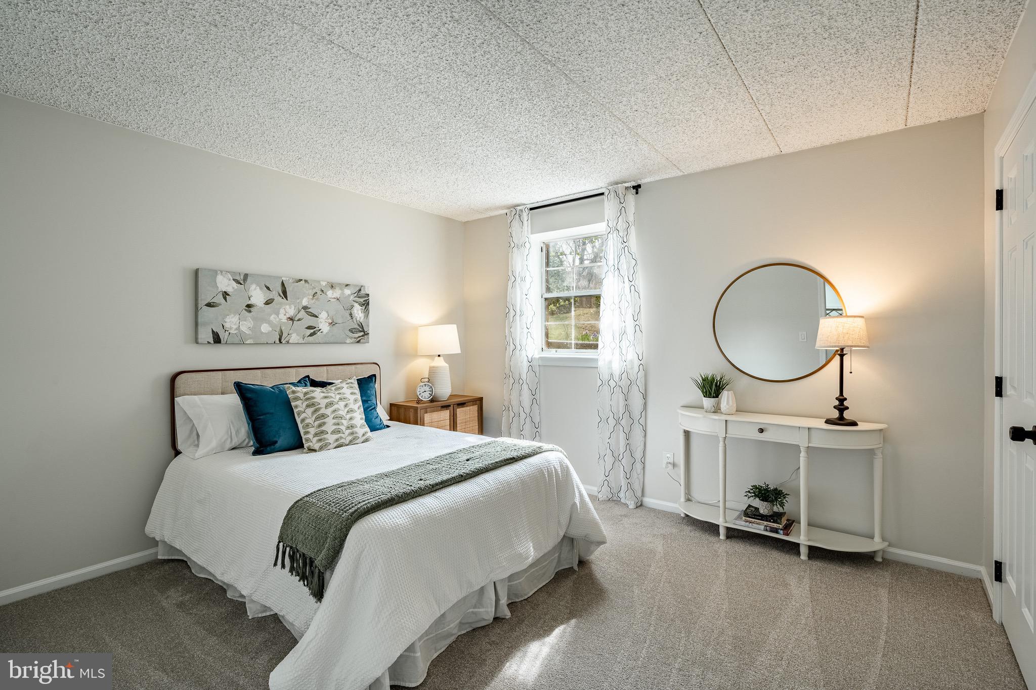 VILLAGE KNOLL - Residential