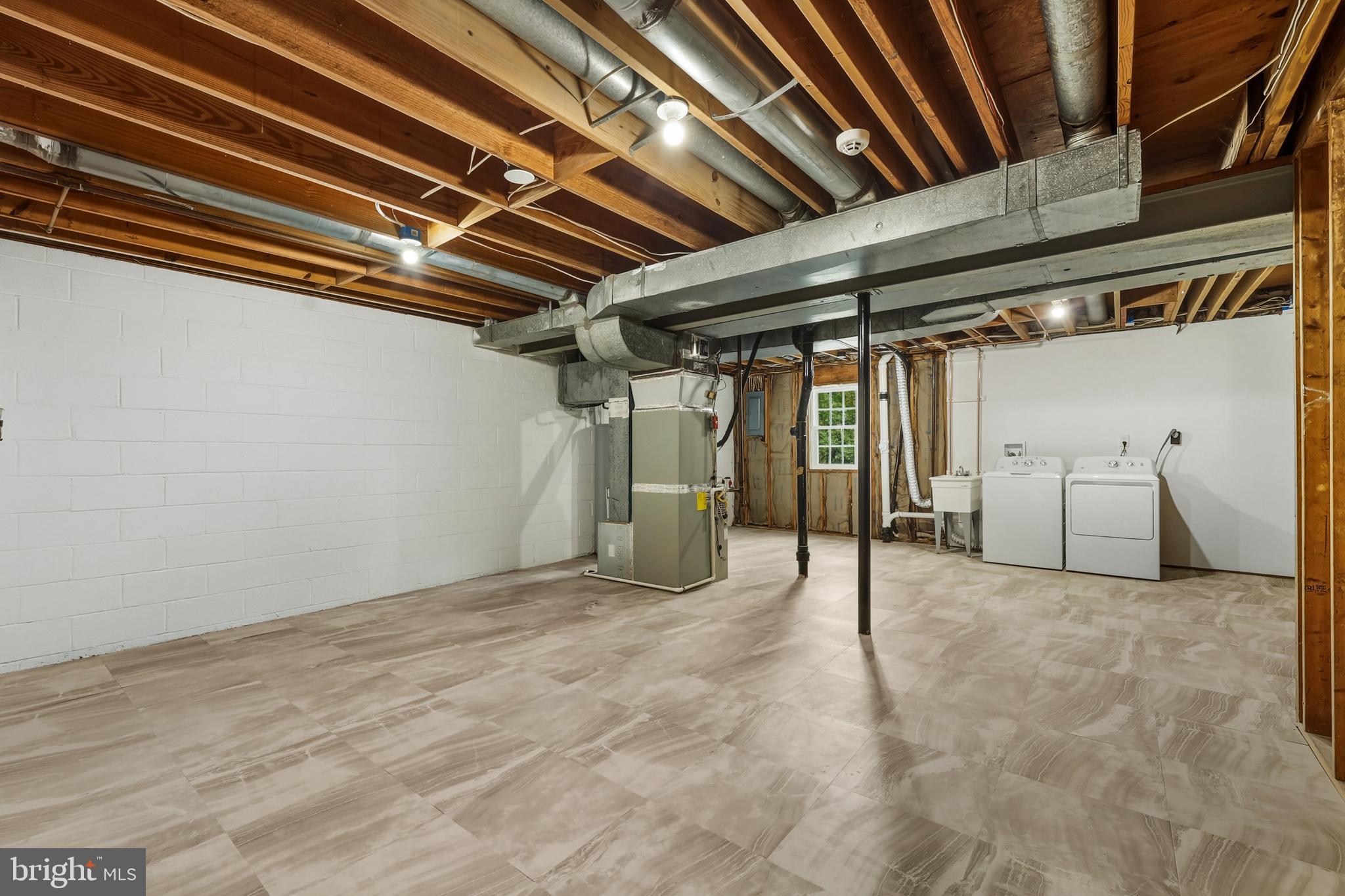 CANTERBURY WOODS - Residential