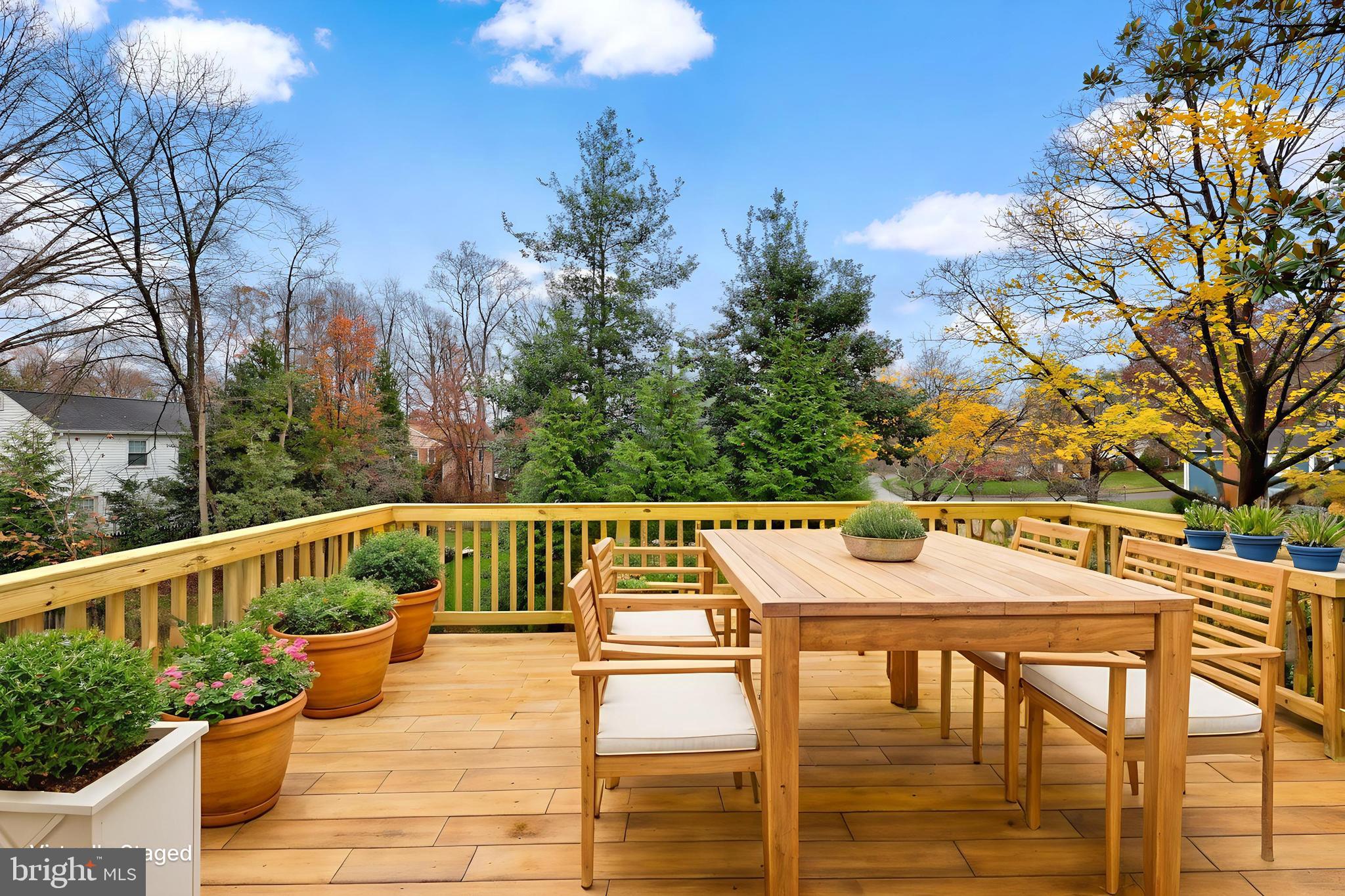 CANTERBURY WOODS - Residential