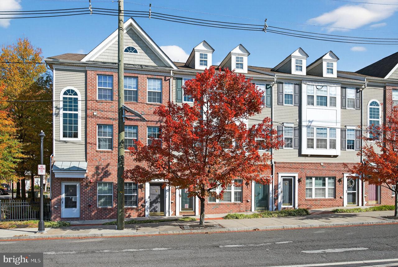 1062 LAMBERTON STREET