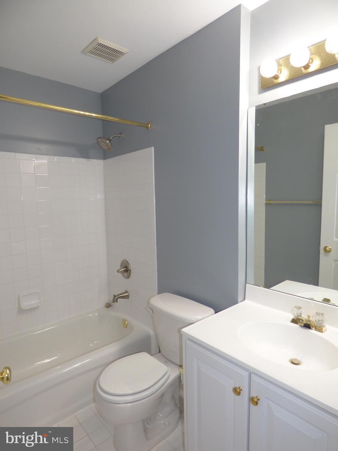 OLD TOWN GREENS - Residential Lease