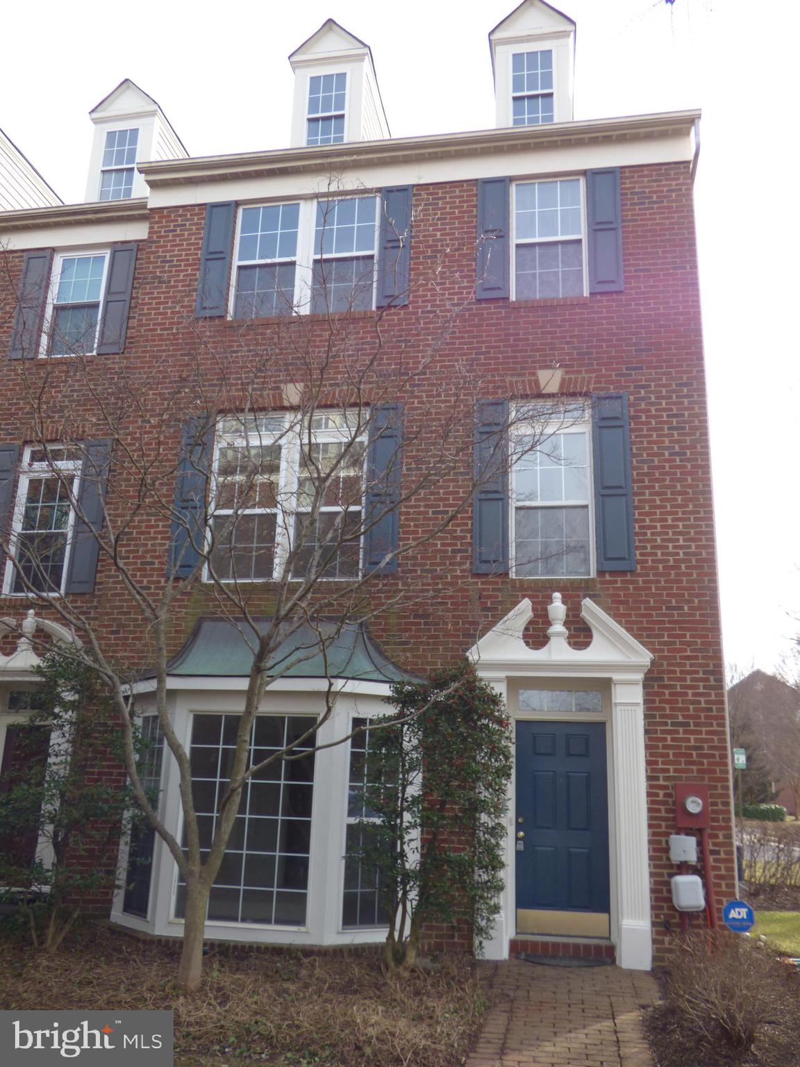 OLD TOWN GREENS - Residential Lease