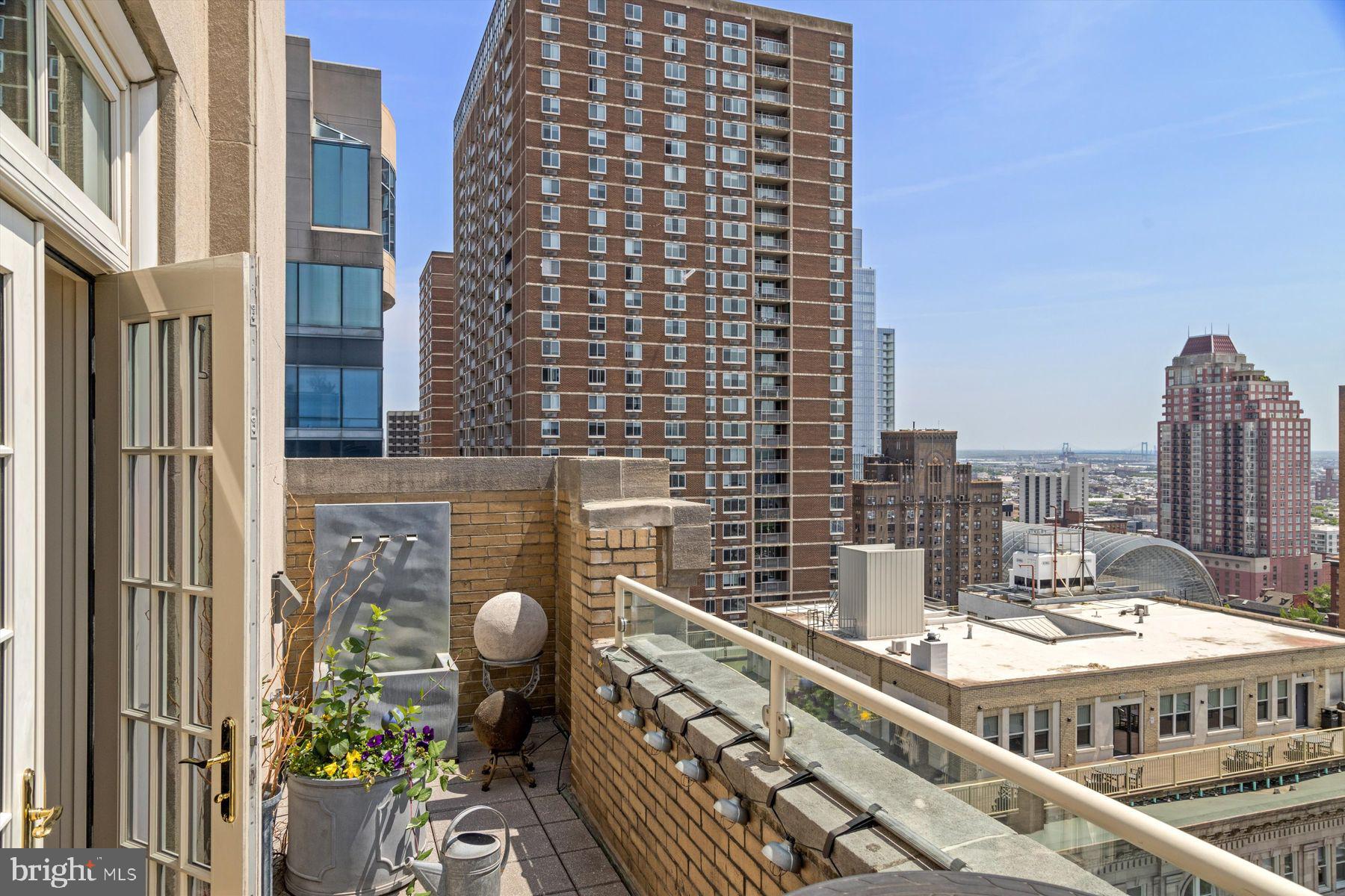 RITTENHOUSE SQUARE - Residential