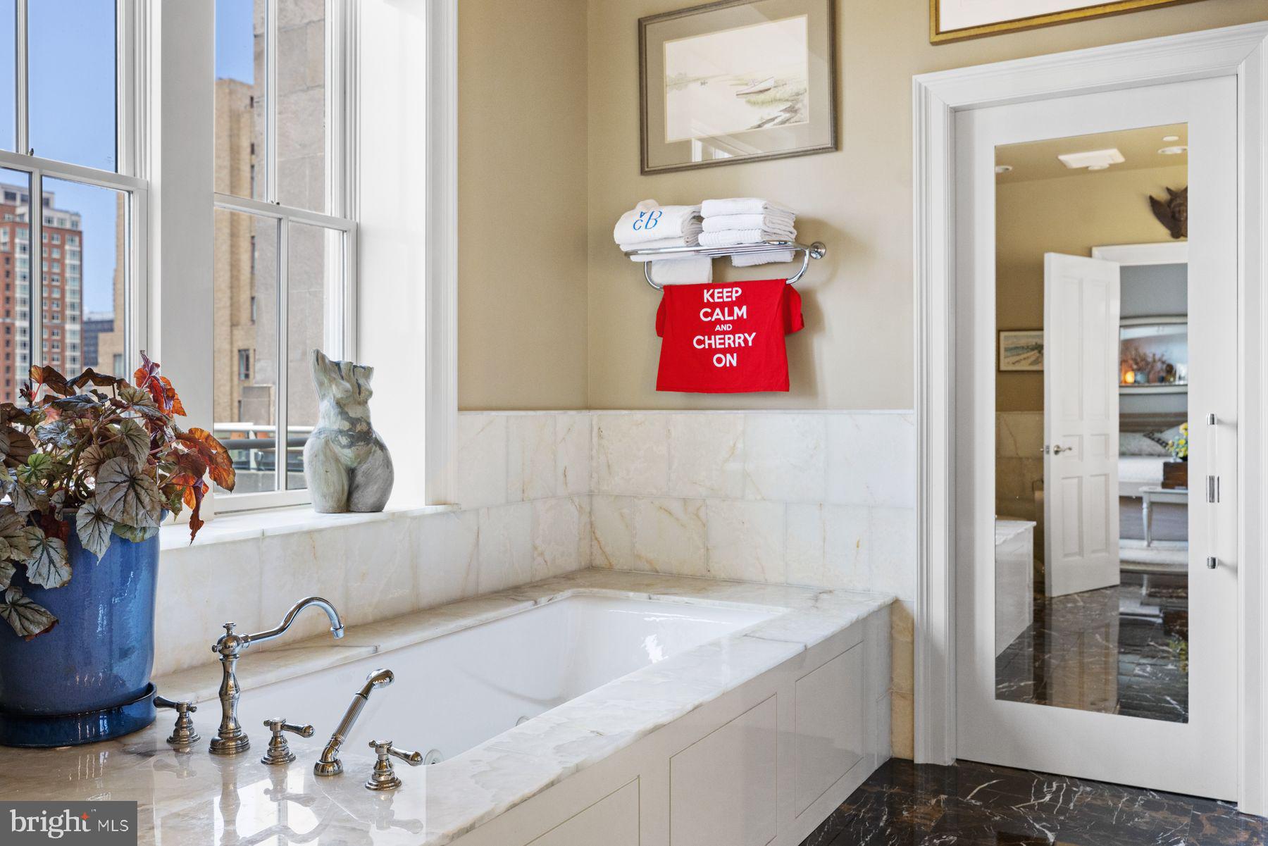 RITTENHOUSE SQUARE - Residential