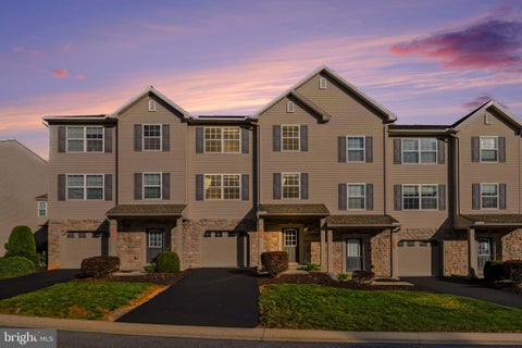 Townhouse For Rent - 6205 Galleon Drive<br/> MECHANICSBURG, PA 17050