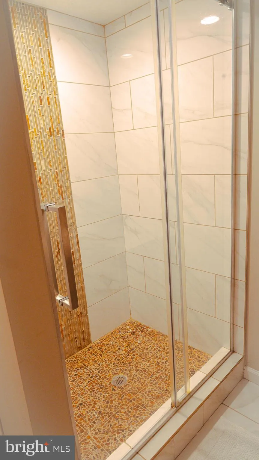 Philadelphia, Pennsylvania 19146, United States, 2 Bedrooms Bedrooms, ,3 BathroomsBathrooms,Residential,Active,233338