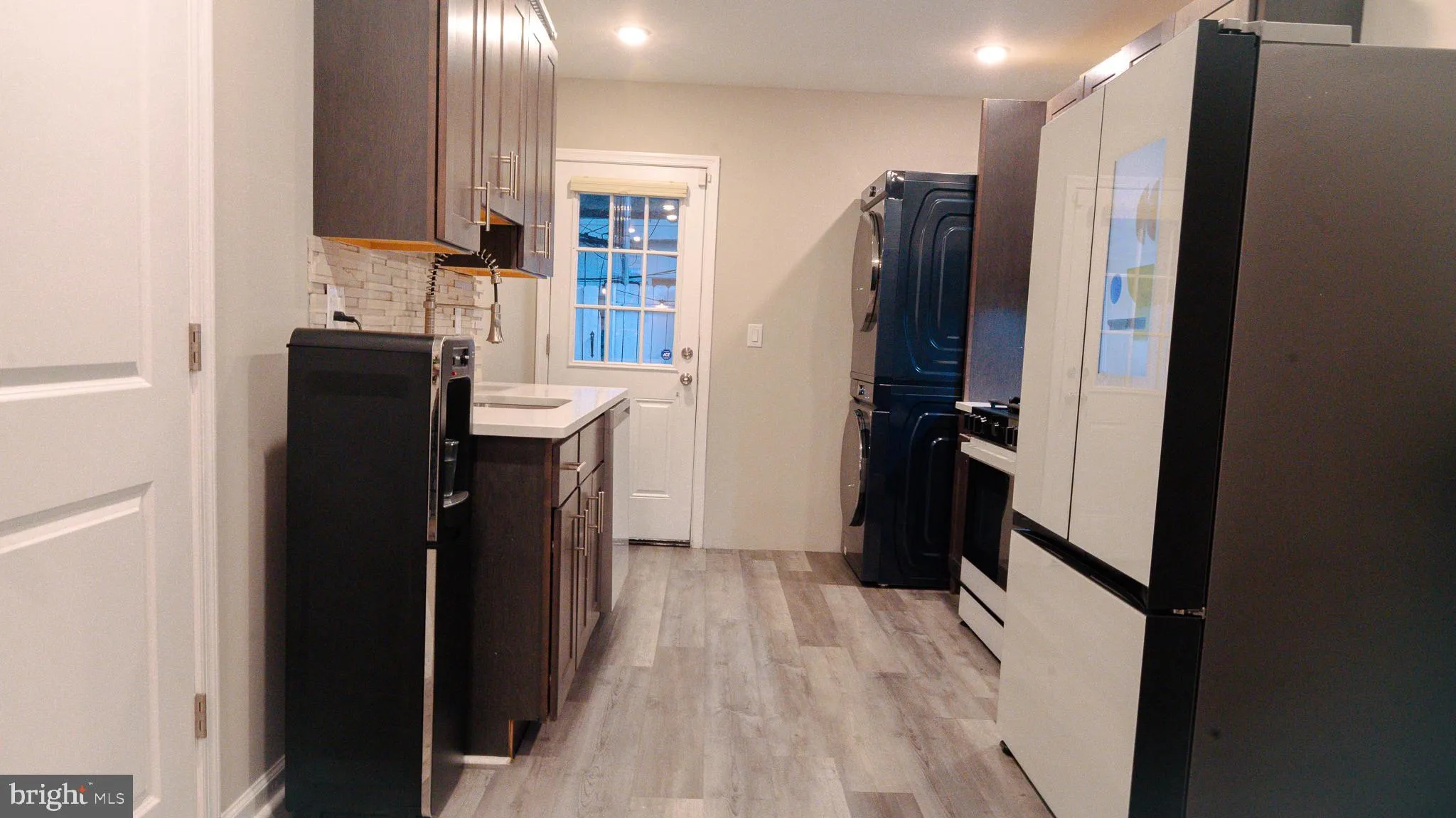 Philadelphia, Pennsylvania 19146, United States, 2 Bedrooms Bedrooms, ,3 BathroomsBathrooms,Residential,Active,233338