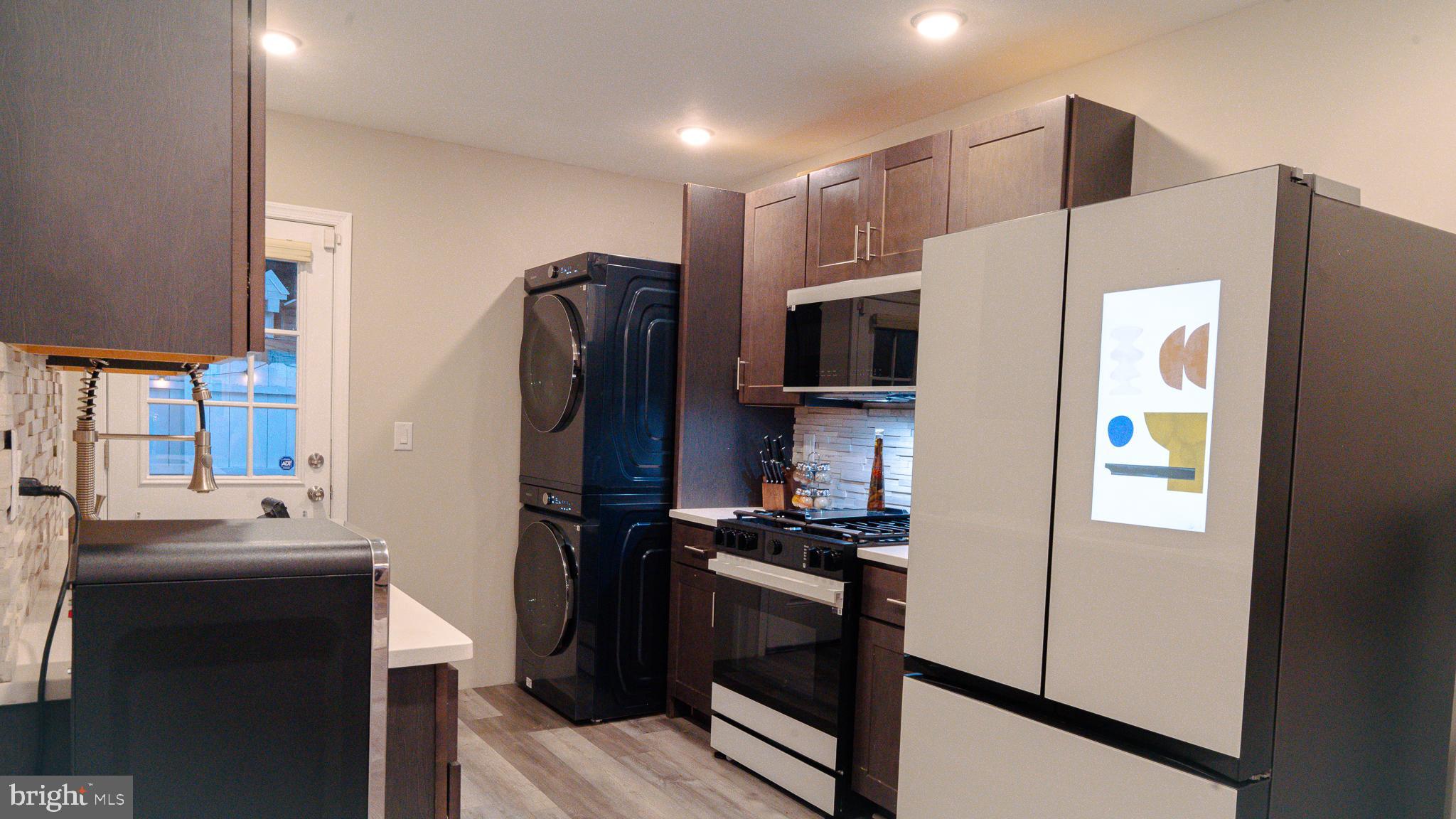 POINT BREEZE - Residential